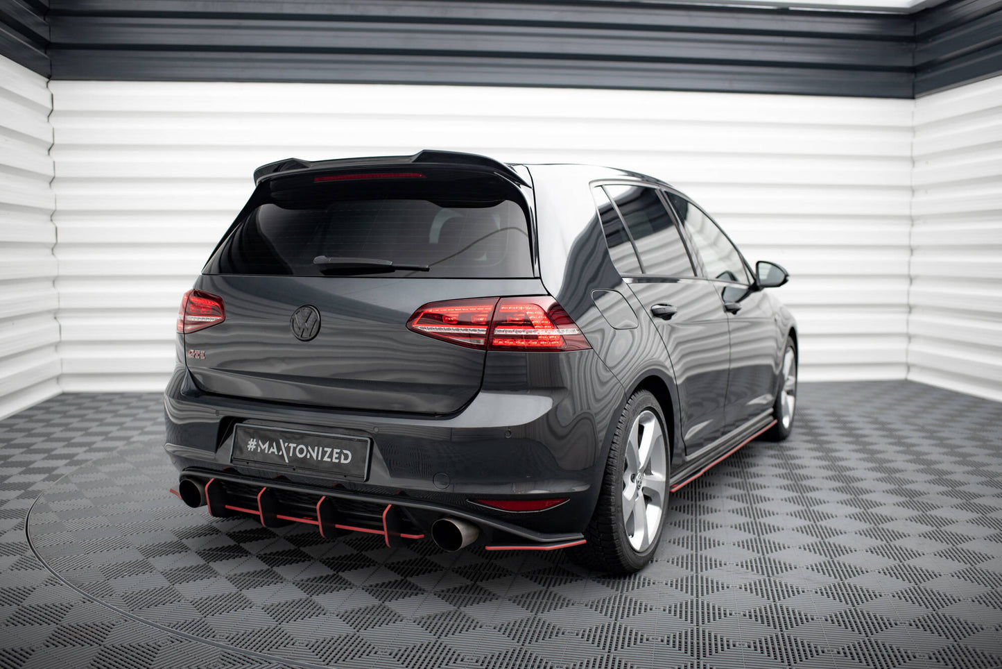 Spoiler CAP 3D für VW Golf R / R-Line / GTI Mk7 schwarz Hochglanz
