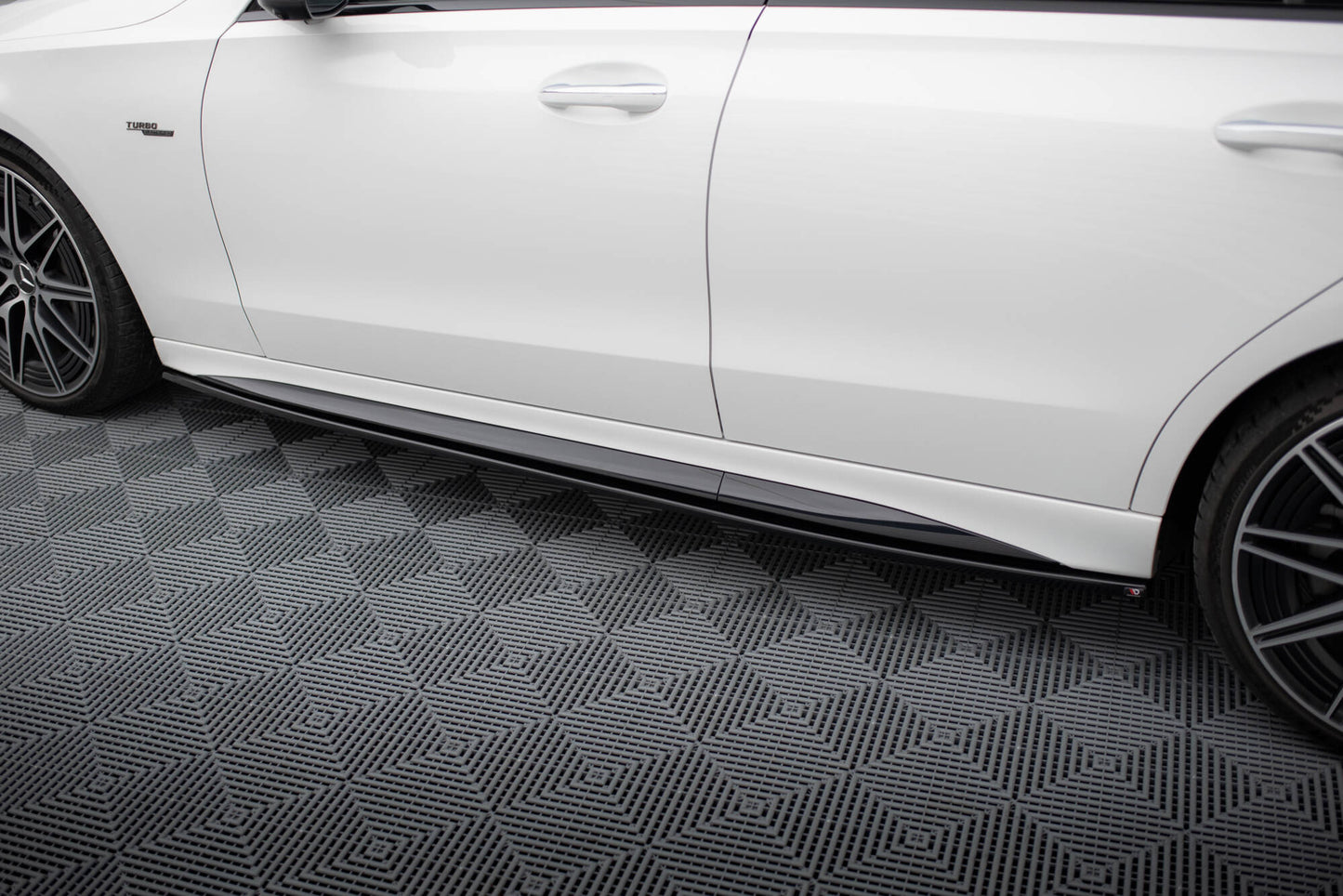 Seitenschweller Ansatz für Mercedes-Benz C AMG-Line / 43 AMG W206 schwarz Hochglanz