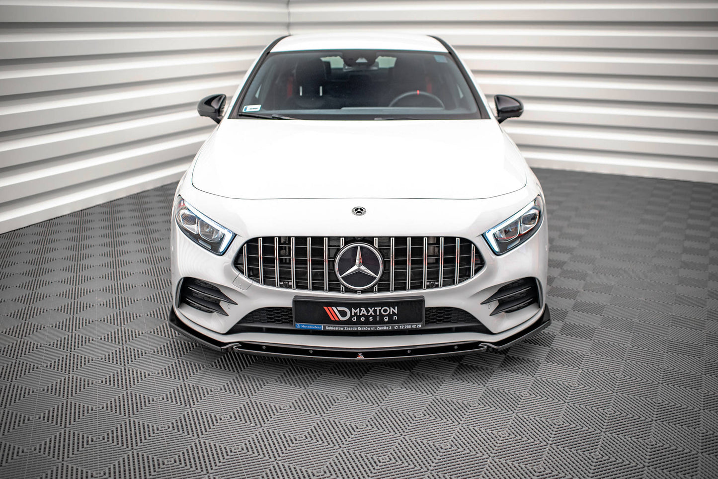 Front Ansatz V.4 für Mercedes A35 AMG / AMG-Line W177 schwarz Hochglanz