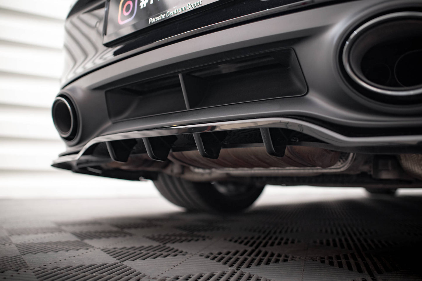 Mittlerer Cup Diffusor DTM Look Heck Ansatz für Porsche 911 Turbo S 992 schwarz Hochglanz