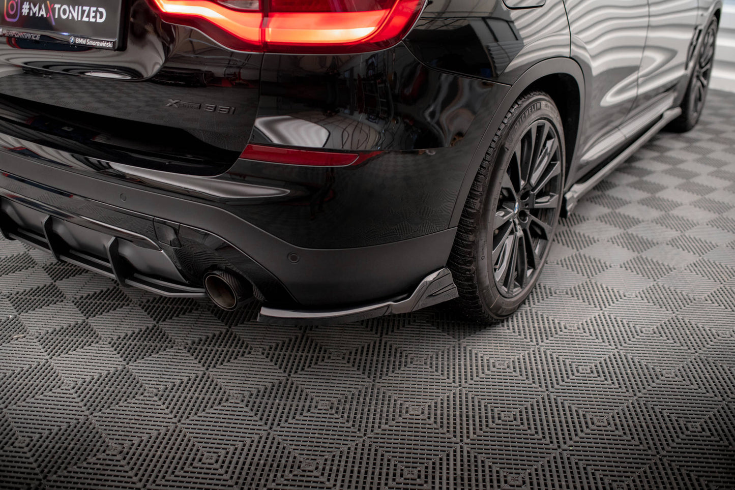 Heck Ansatz Flaps Diffusor für BMW X3 G01 schwarz Hochglanz