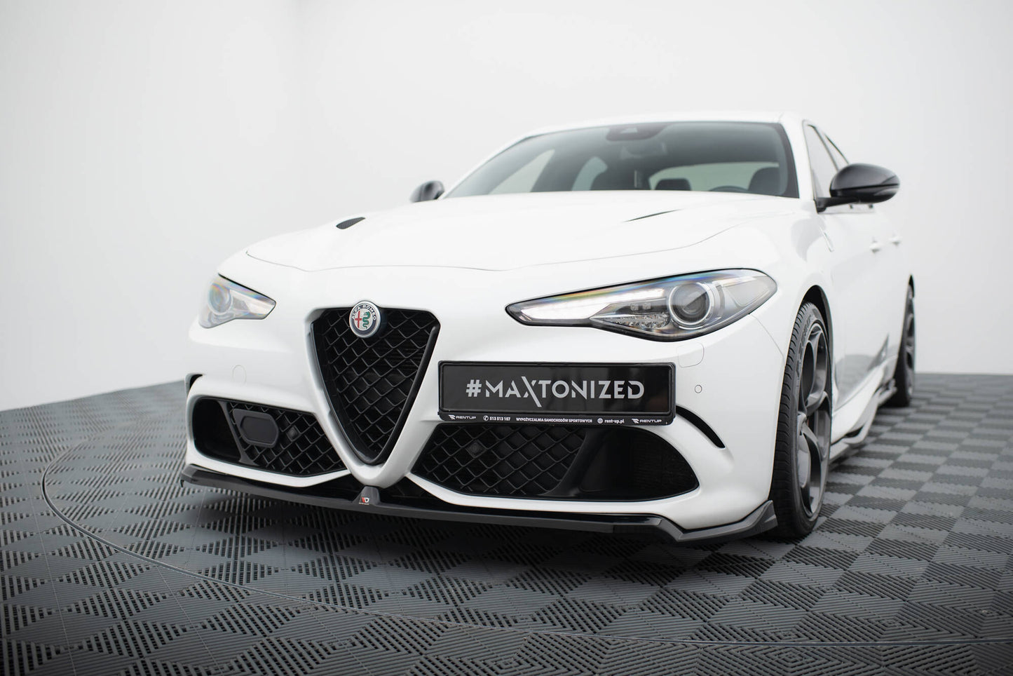 Front Ansatz für Alfa Romeo Giulia Quadrifoglio schwarz Hochglanz