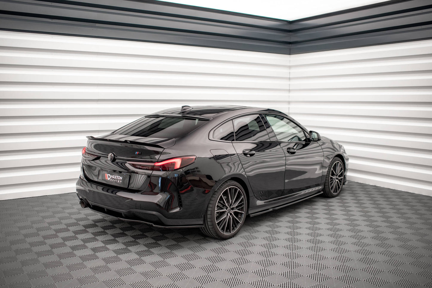 Heck Ansatz Flaps Diffusor für BMW 2 Gran Coupe M-Paket F44 schwarz Hochglanz
