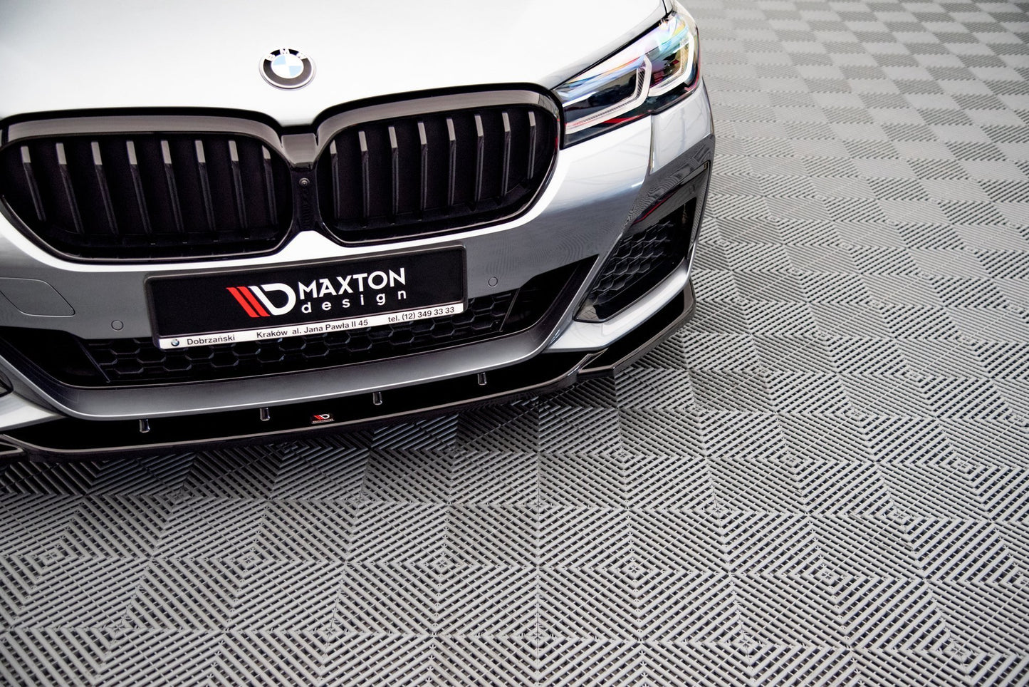 Front Ansatz V.2 für BMW 5er M-Paket / M550i / M550d G30 Facelift schwarz Hochglanz