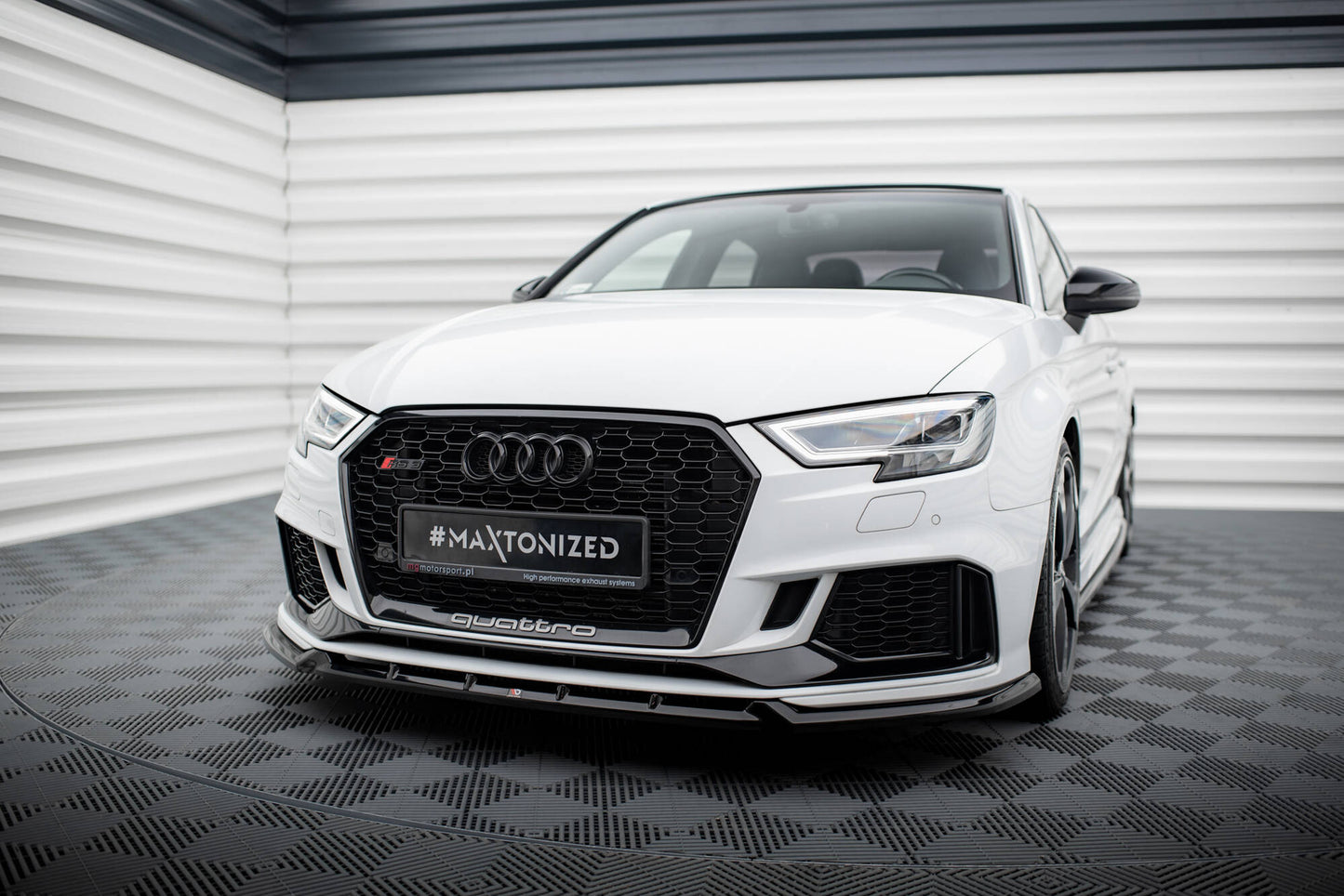 Front Ansatz V.3 für Audi RS3 Limousine 8V Facelift schwarz Hochglanz