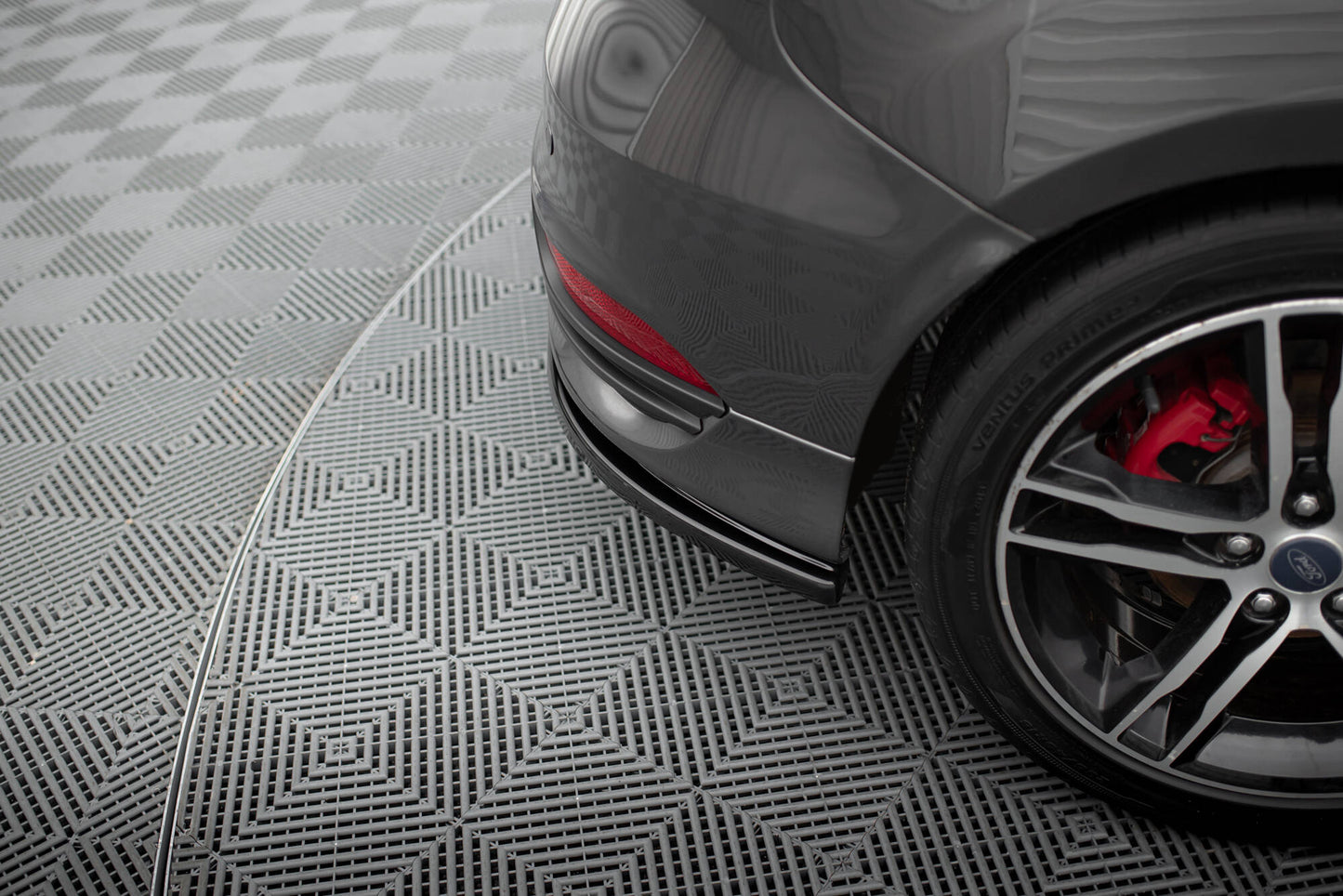 Heck Ansatz Flaps Diffusor für Ford Focus ST Mk3 FL schwarz Hochglanz