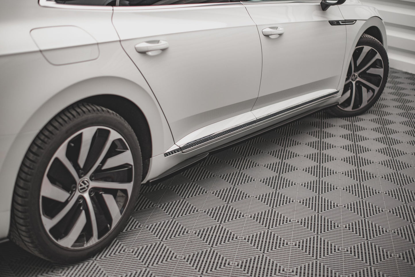 Seitenschweller Ansatz für VW Arteon R/ R-Line Facelift schwarz Hochglanz