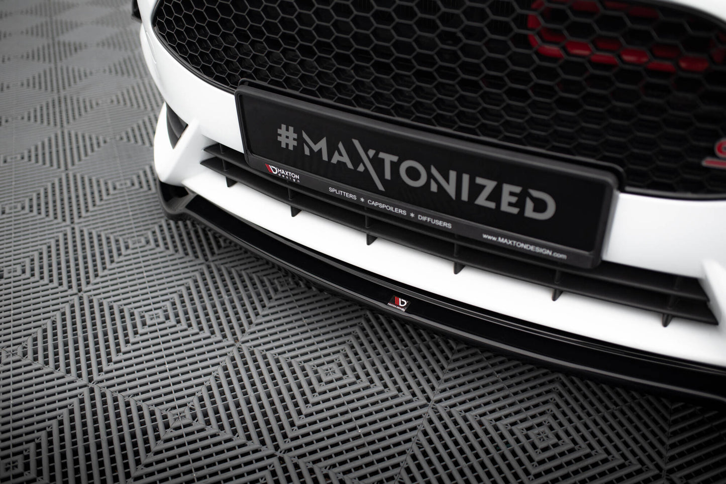 Front Ansatz V.3 für Ford Fiesta ST Mk7 FL schwarz Hochglanz