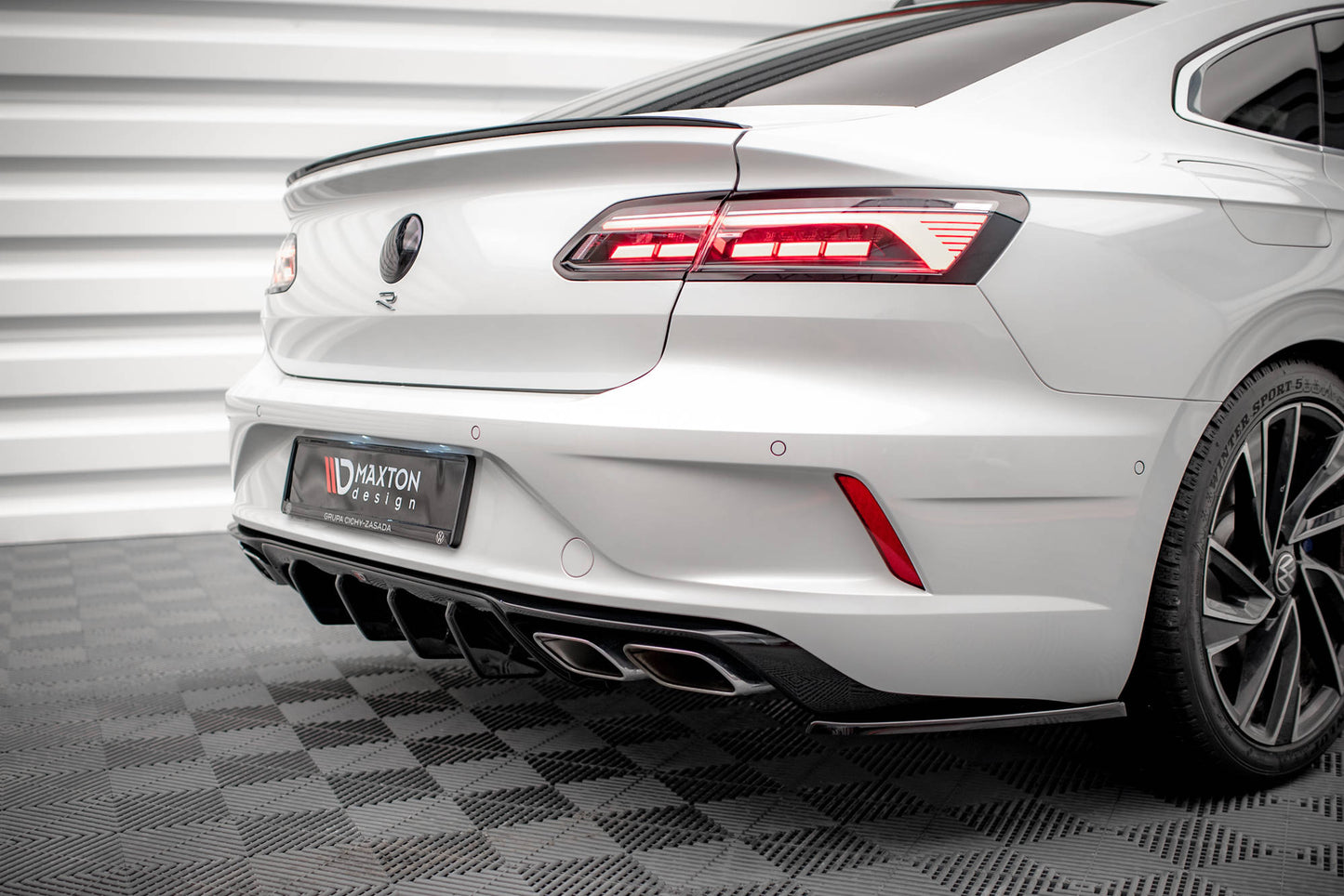 Diffusor Heck Ansatz für VW Arteon R schwarz Hochglanz
