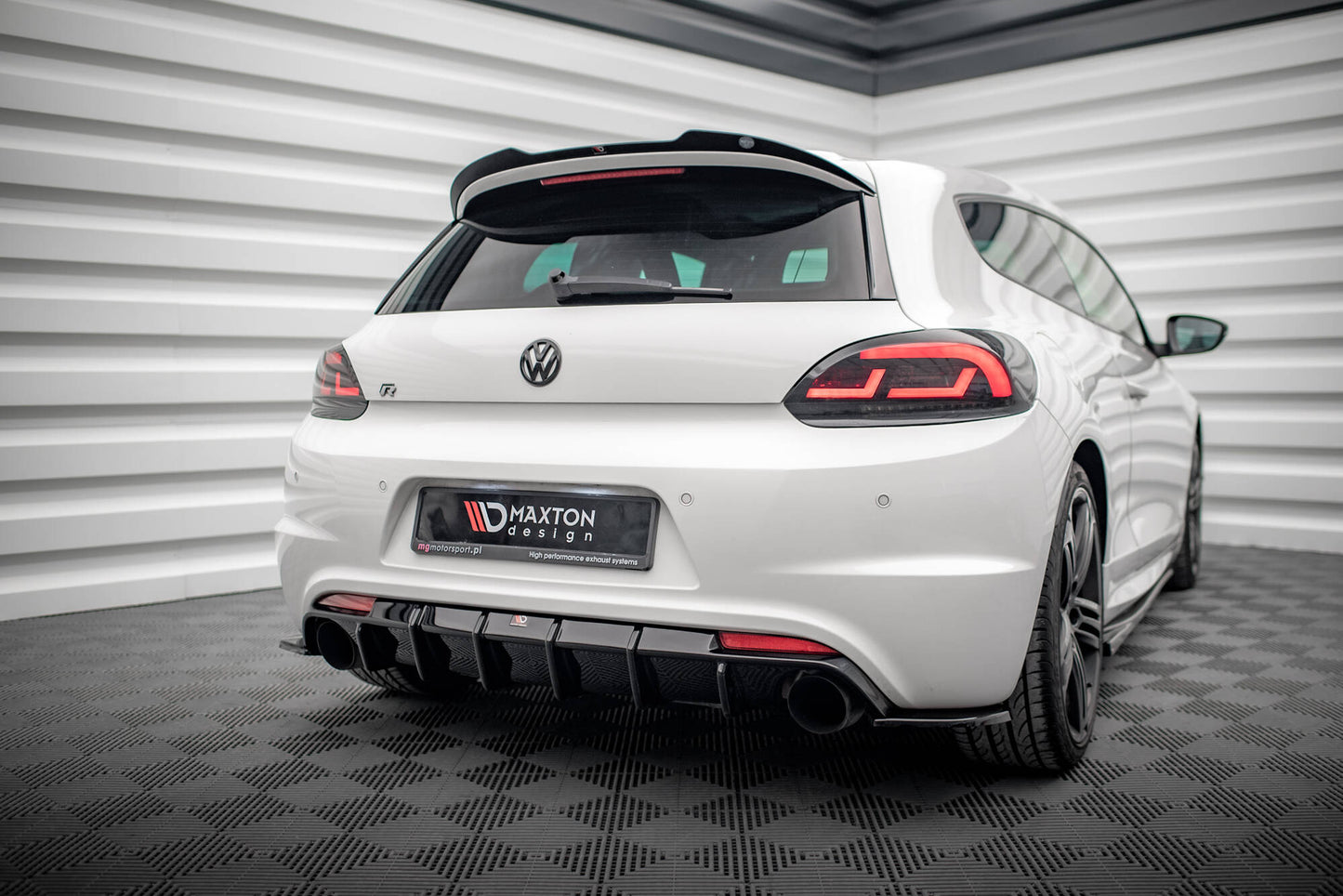 Diffusor Heck Ansatz V.1 für VW Scirocco R Mk3 schwarz Hochglanz