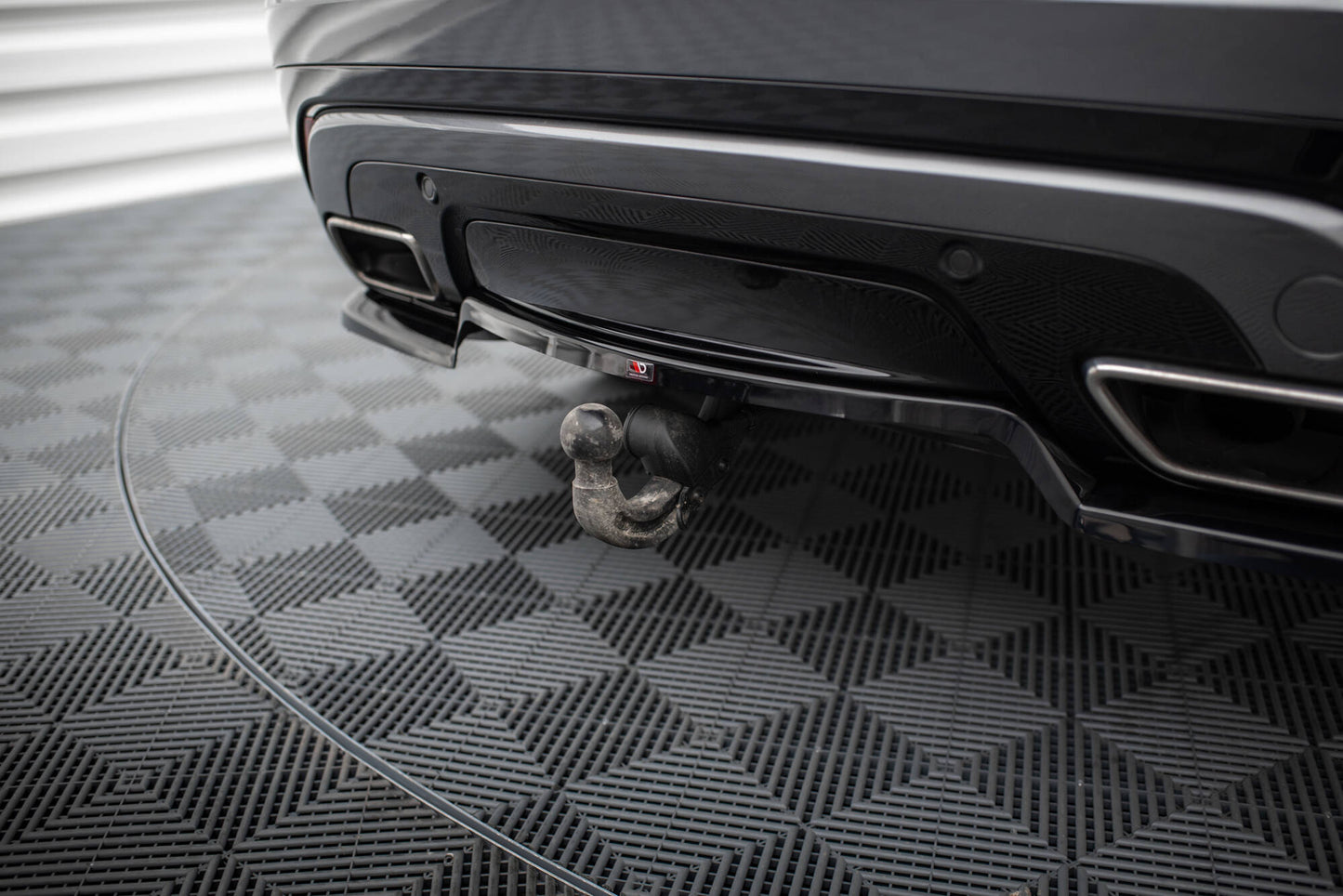 Mittlerer Cup Diffusor DTM Look Heck Ansatz für V.1 Land Rover Range Rover Velar R-Dynamic Mk1 schwarz Hochglanz