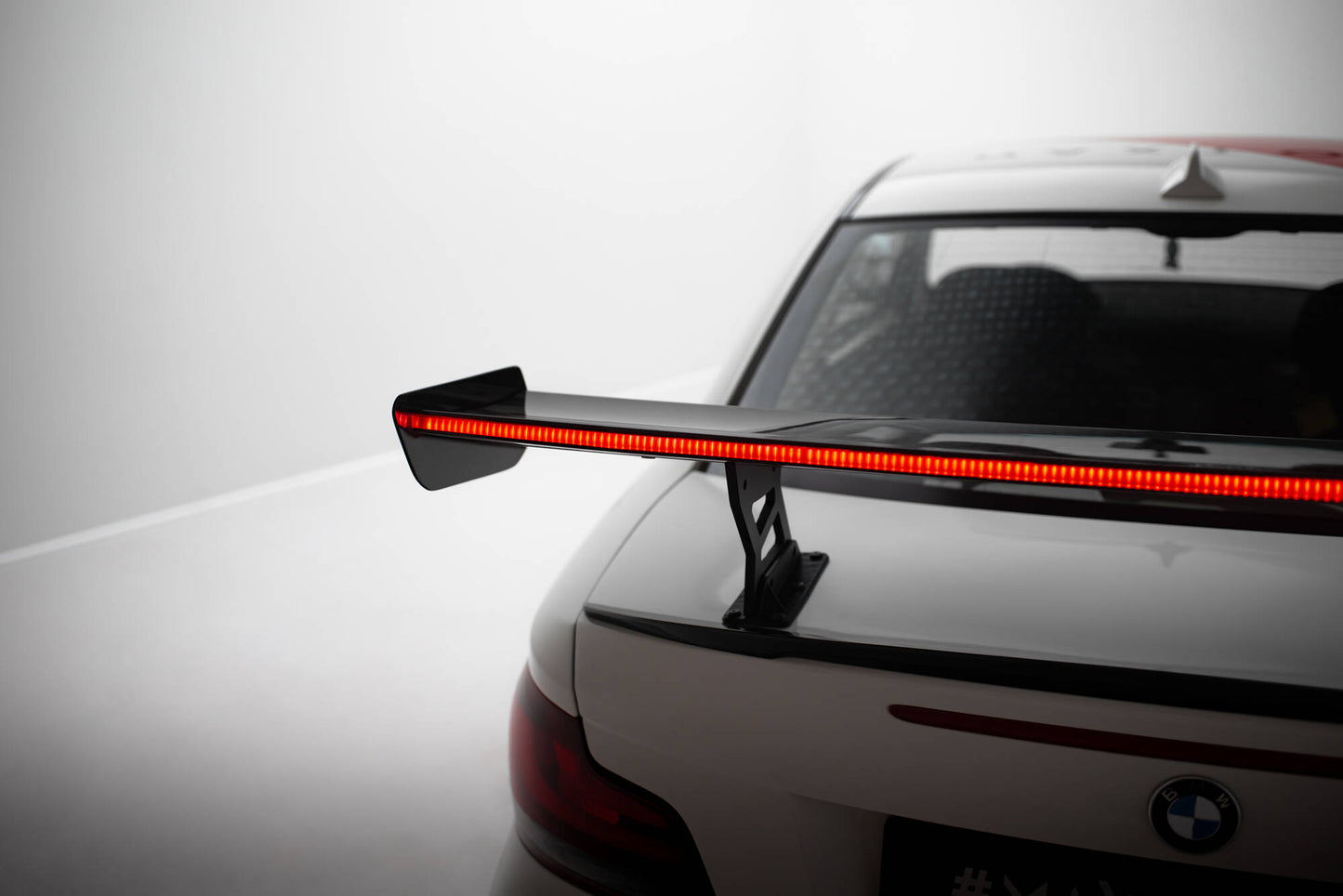 Carbon Spoiler With Internal Brackets Uprights V.2 + LED BMW 1er M E82