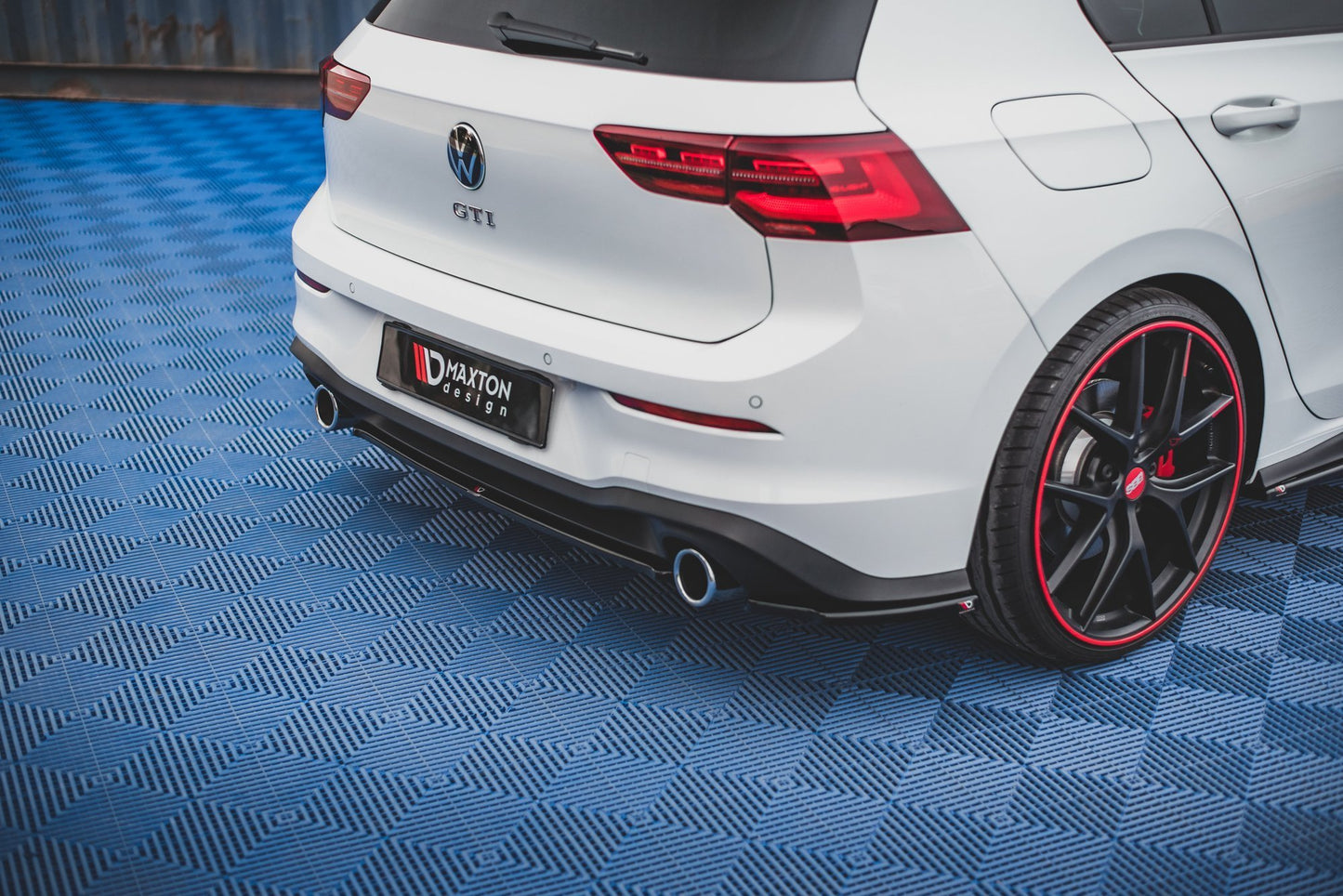 Heckansatz VW Golf GTI Mk8 schwarz Hochglanz