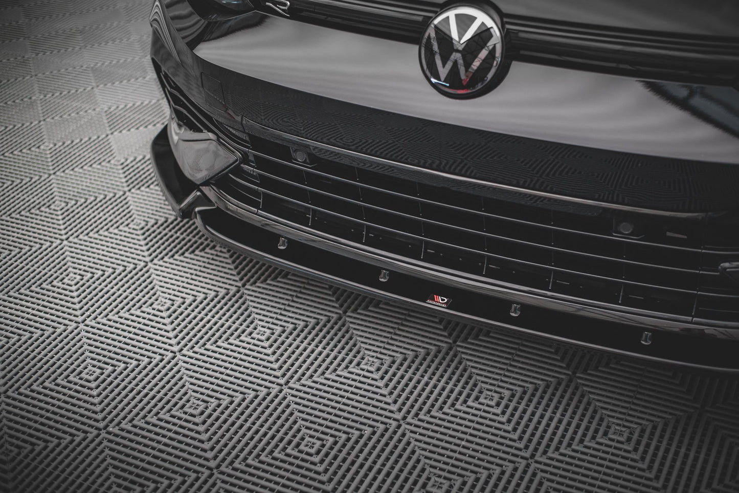 Front Ansatz V.2 für VW Golf R Mk8 schwarz Hochglanz