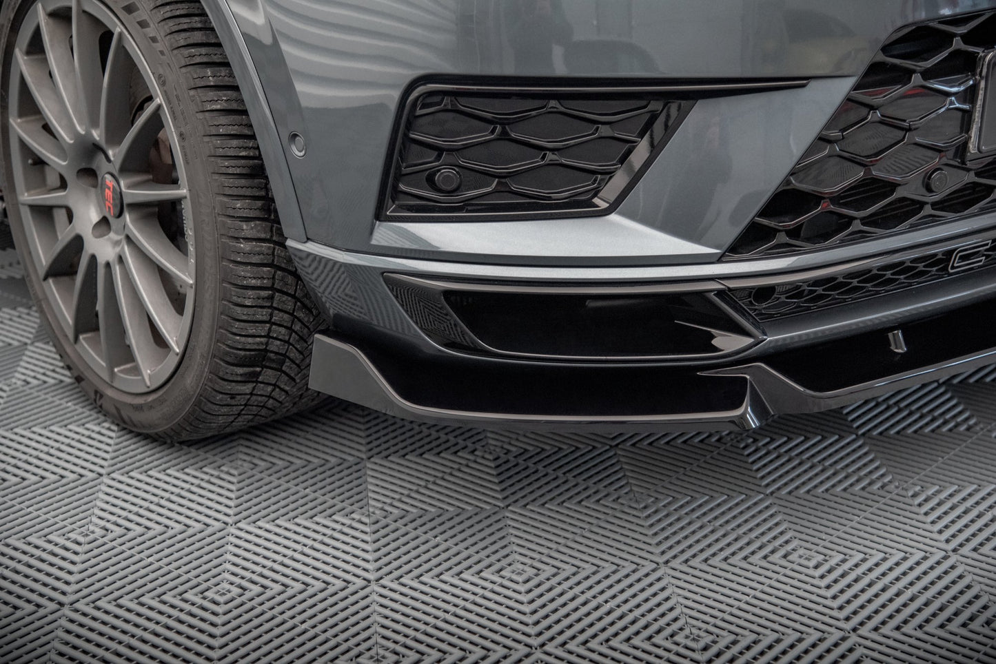 Front Ansatz V.1 für Cupra Ateca Mk1 schwarz Hochglanz