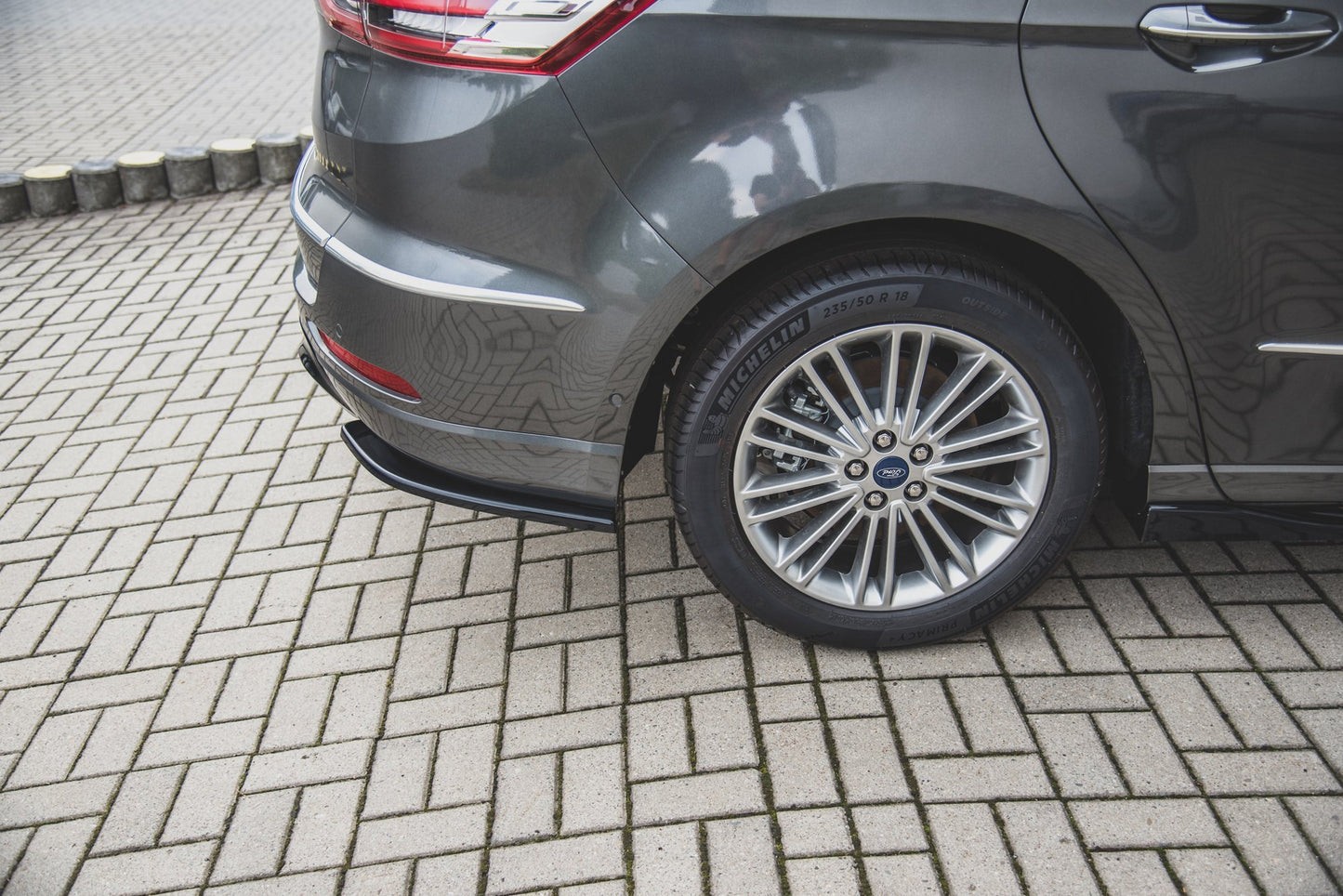 Heck Ansatz Flaps Diffusor für Ford S-Max Vignale Mk2 Facelift schwarz Hochglanz