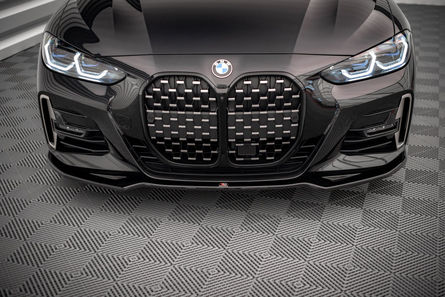 Front Ansatz V.3 für BMW 4er M-Paket / M440i G22 / G23 / G22 Facelift / G23 Facelift schwarz Hochglanz