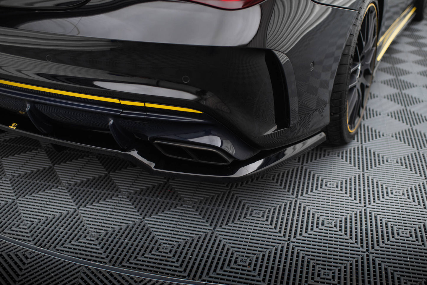 Mittlerer Cup Diffusor DTM Look Heck Ansatz für Mercedes-AMG CLA 45 C117 Facelift schwarz Hochglanz