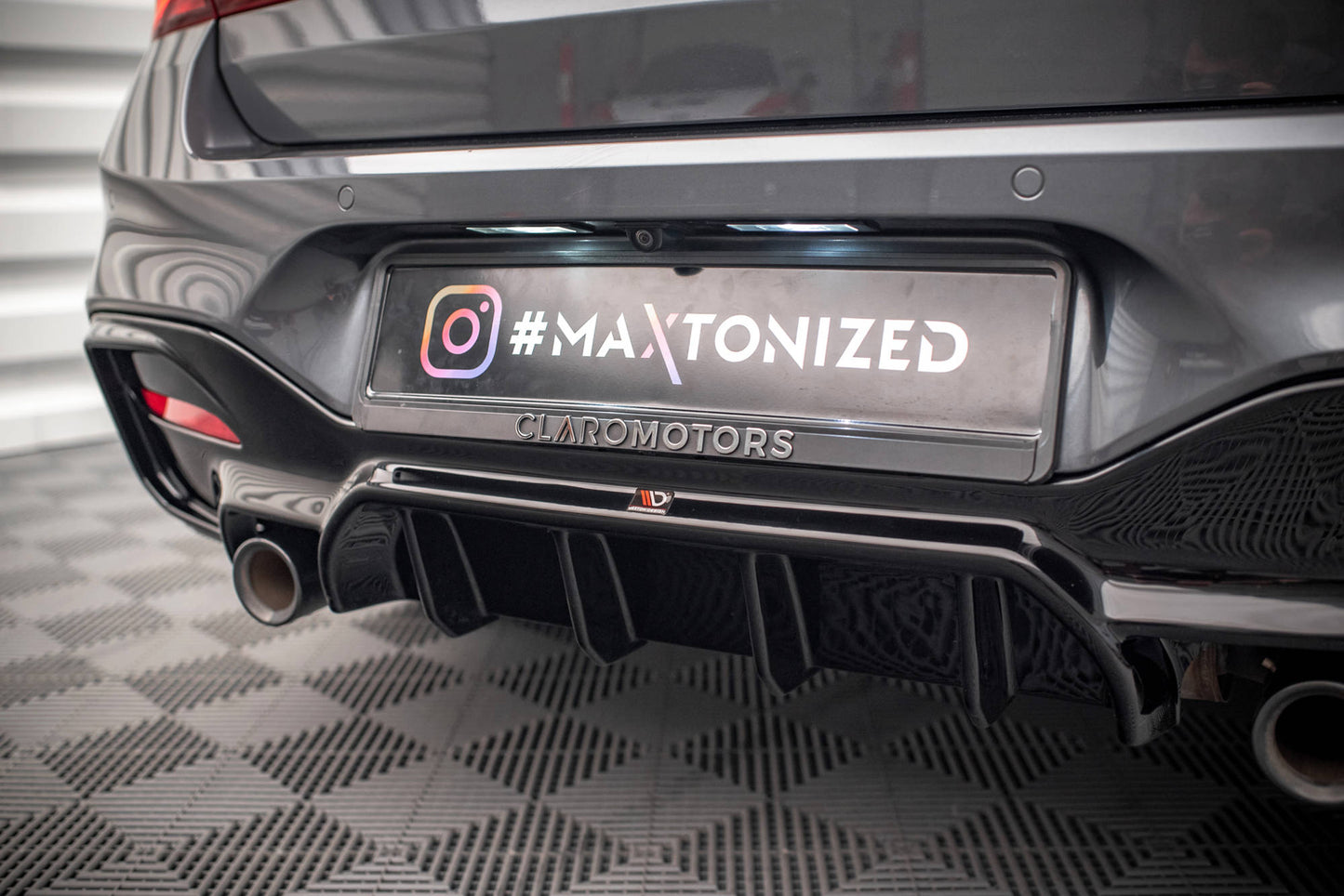 Diffusor Heck Ansatz für Bmw 1 F20/ F21 Facelift M-Power schwarz Hochglanz