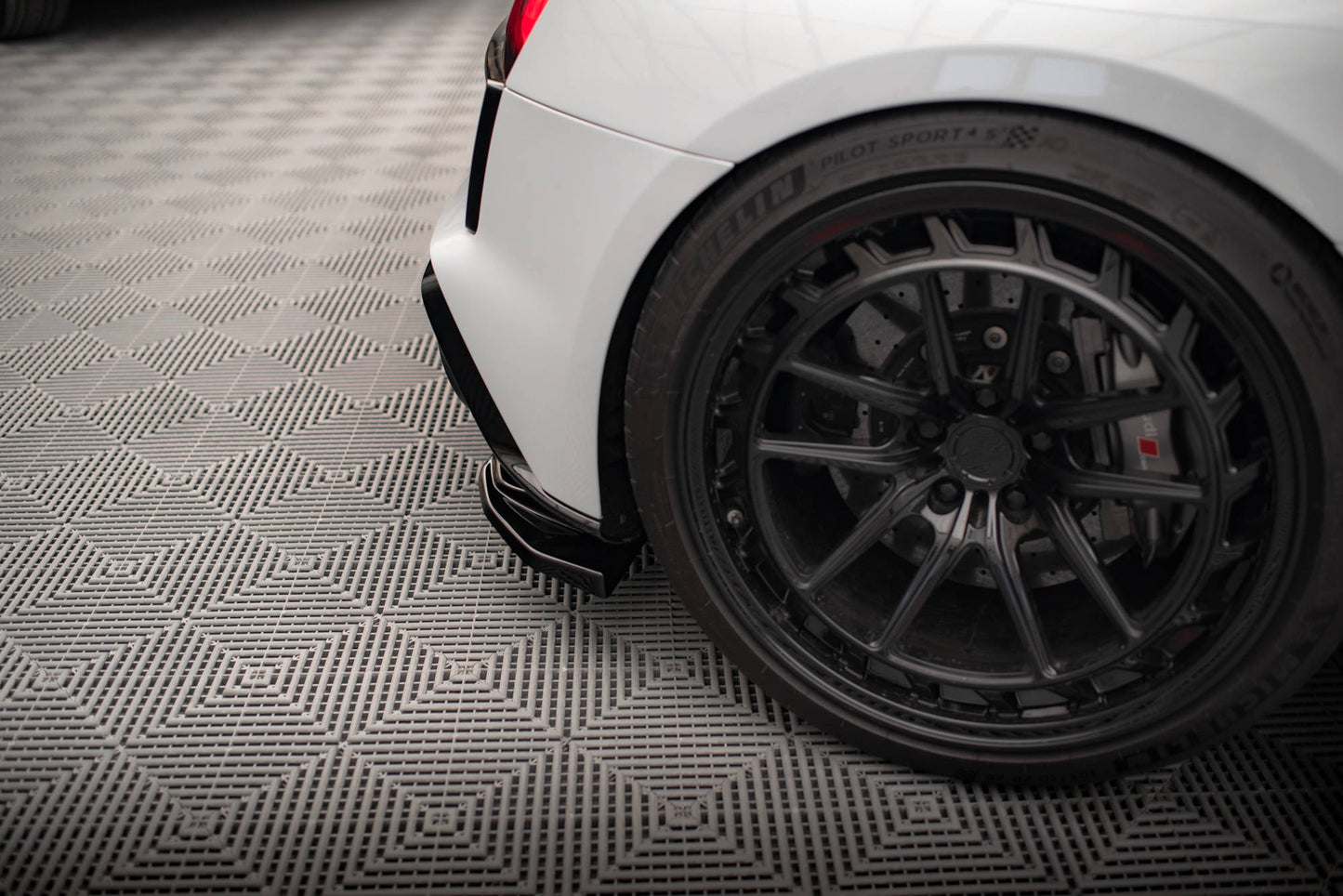 Heck Ansatz Flaps Diffusor für Audi R8 Mk2 Facelift schwarz Hochglanz