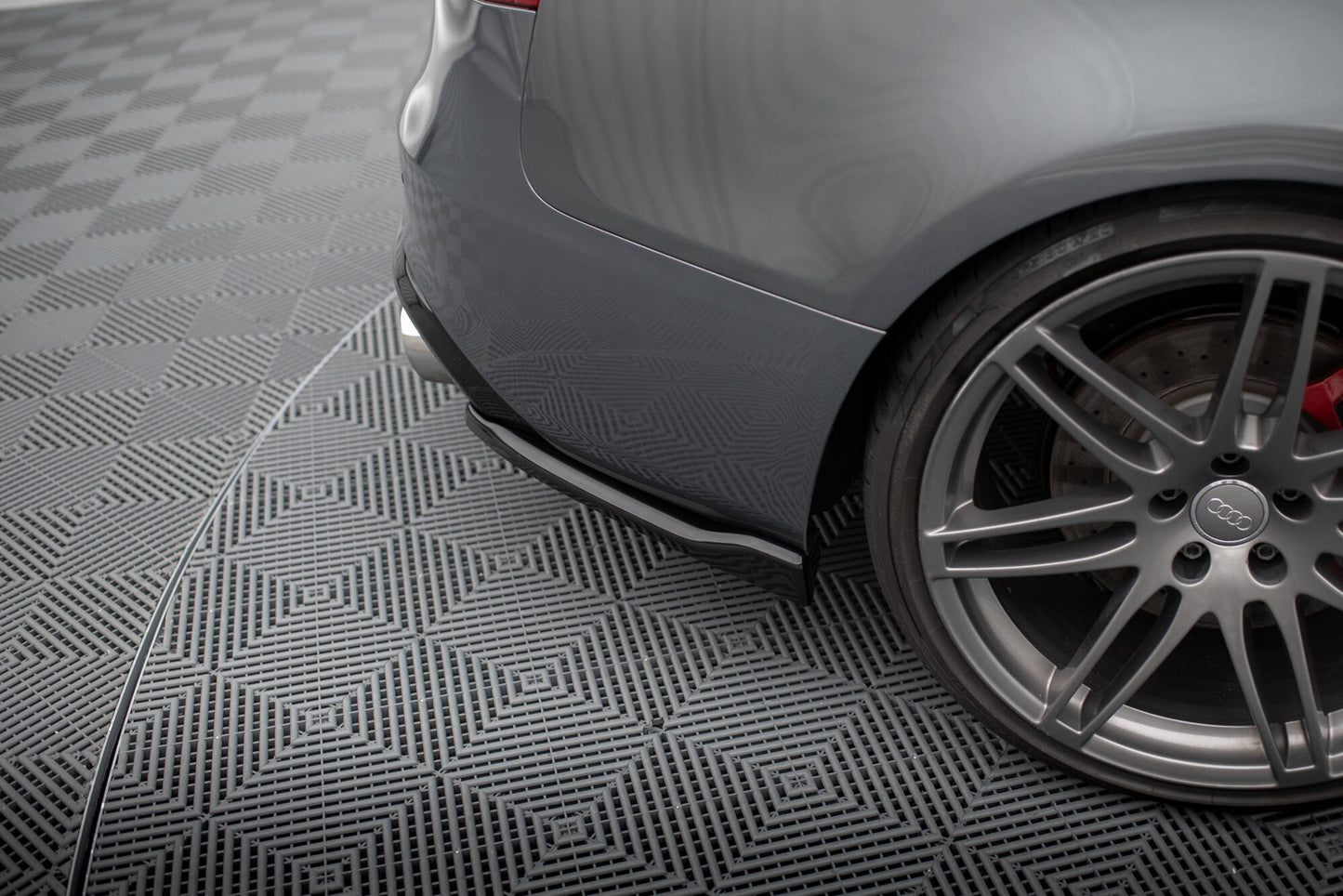 Heck Ansatz Flaps Diffusor für Audi S5 / A5 S-Line Coupe 8T Facelift schwarz Hochglanz