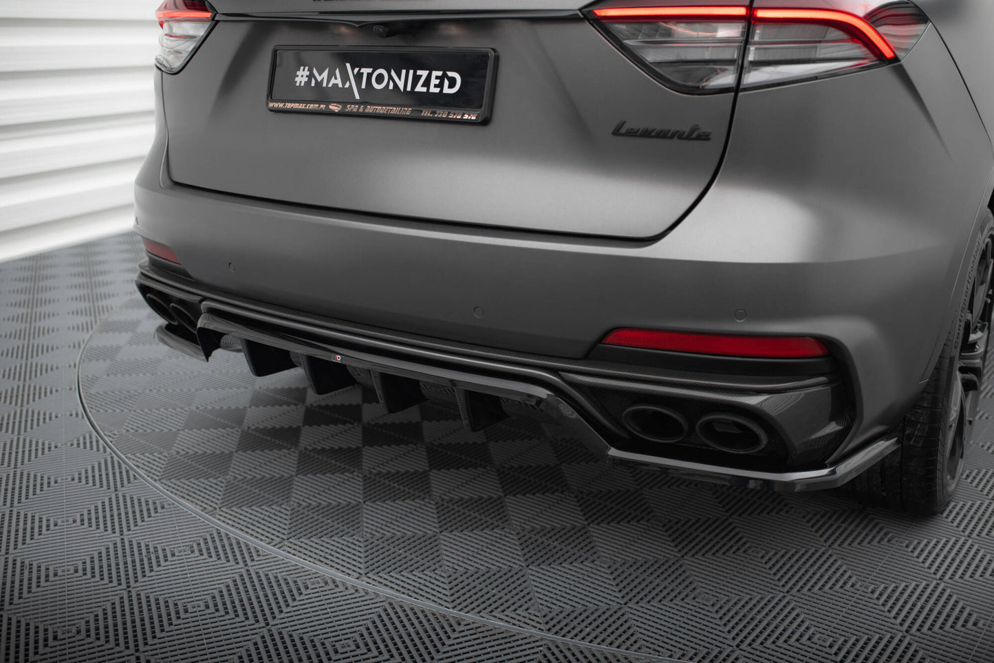 Mittlerer Cup Diffusor DTM Look Heck Ansatz für Maserati Levante Trofeo Mk1 schwarz Hochglanz