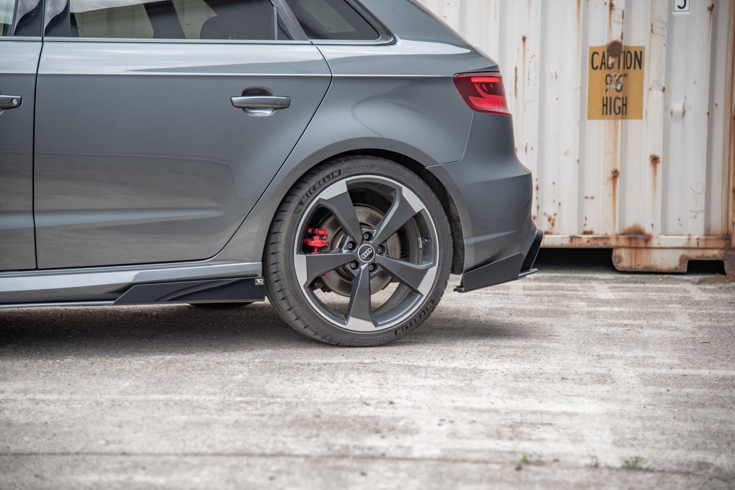 Street Pro Heck Ansatz Flaps Diffusor +Flaps für Audi RS3 8V Sportback schwarz Hochglanz