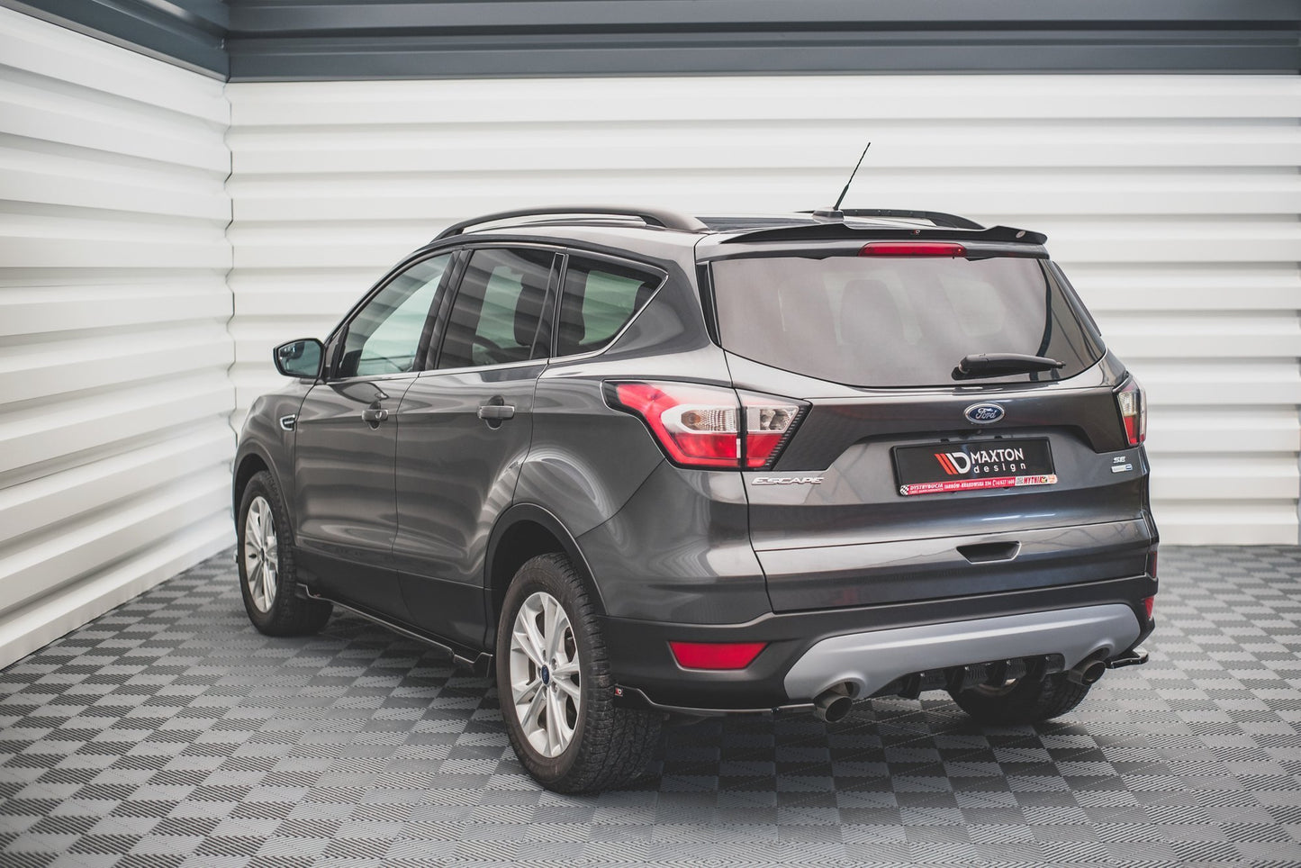 Spoiler CAP für Ford Escape Mk3 schwarz Hochglanz