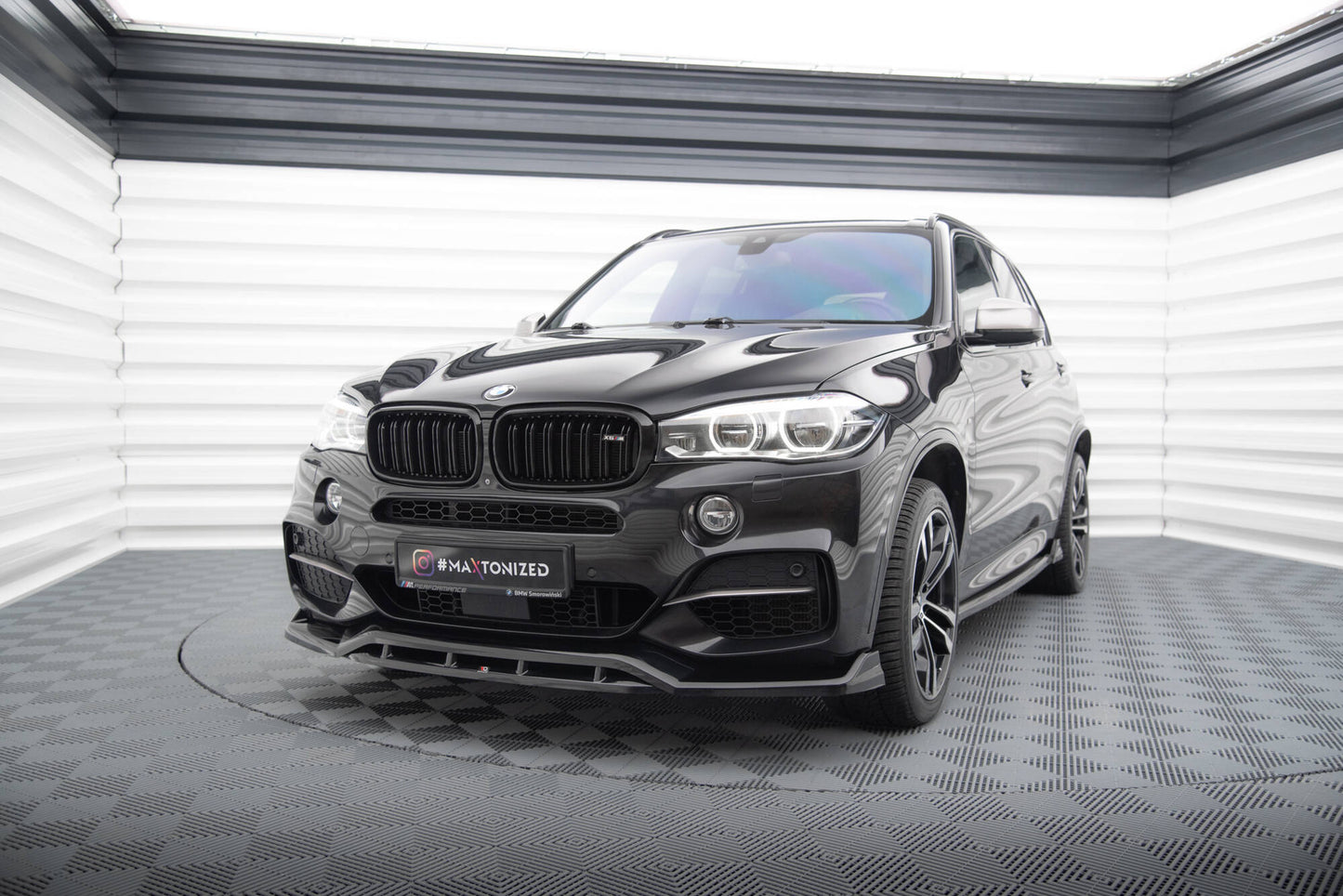 Front Ansatz V.3 für BMW X5 M-Paket F15 schwarz Hochglanz