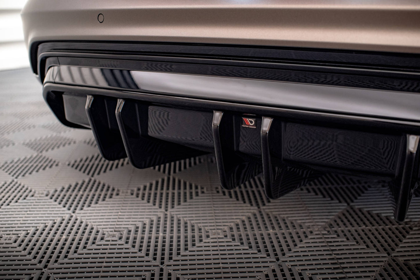 Diffusor Heck Ansatz für Audi e-Tron GT / RS GT Mk1 schwarz Hochglanz