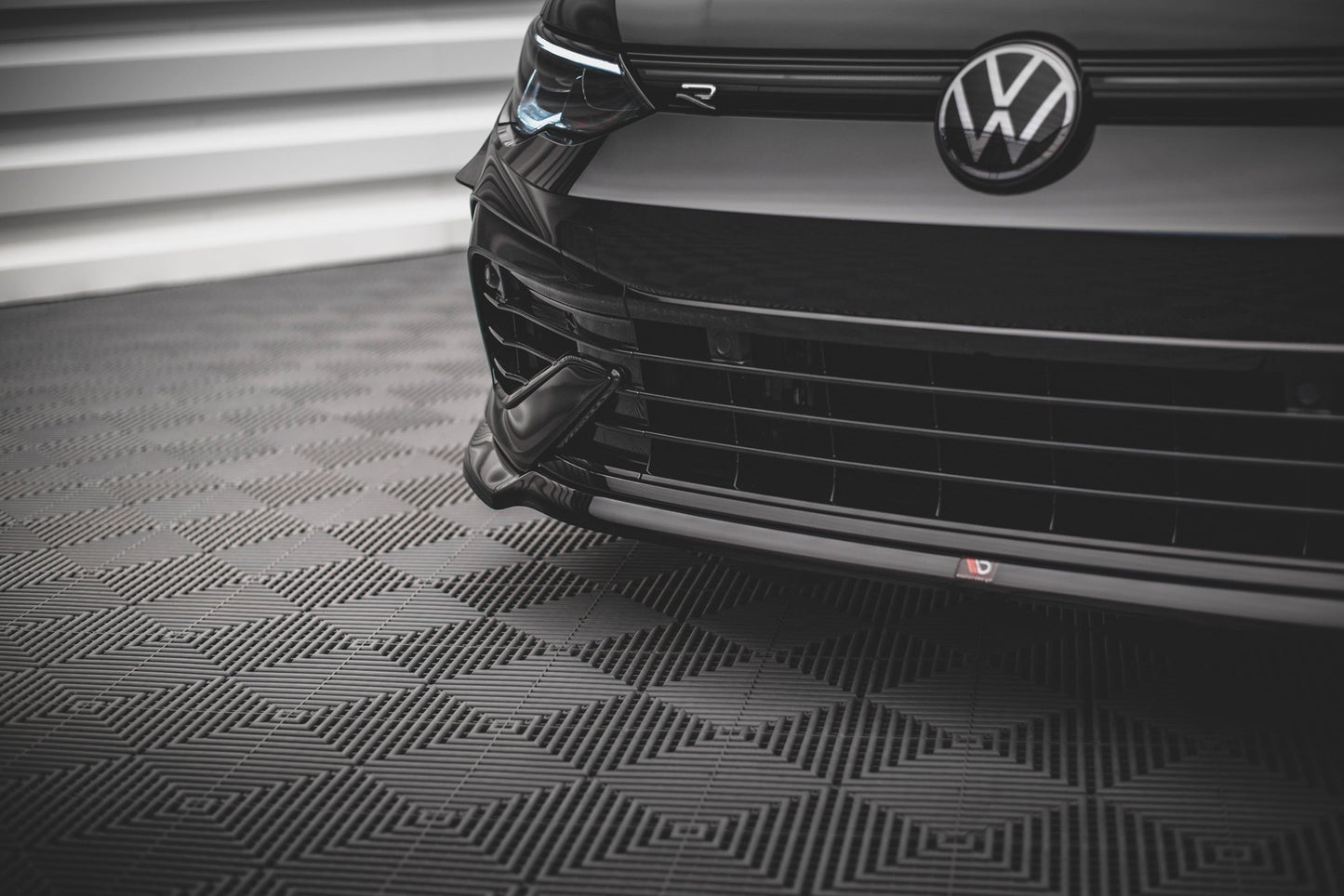 Front Ansatz V.6 für Volkswagen Golf R Mk8 Carbon Look