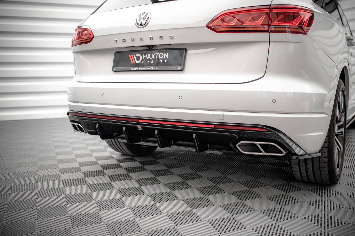 Diffusor Heck Ansatz für VW Touareg R-line Mk3 schwarz Hochglanz