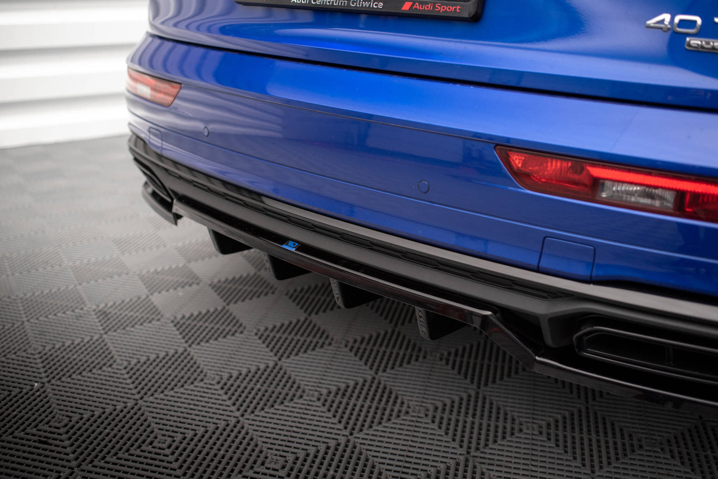 Mittlerer Cup Diffusor DTM Look Heck Ansatz für Audi Q5 S-Line SUV Mk2 Facelift schwarz Hochglanz