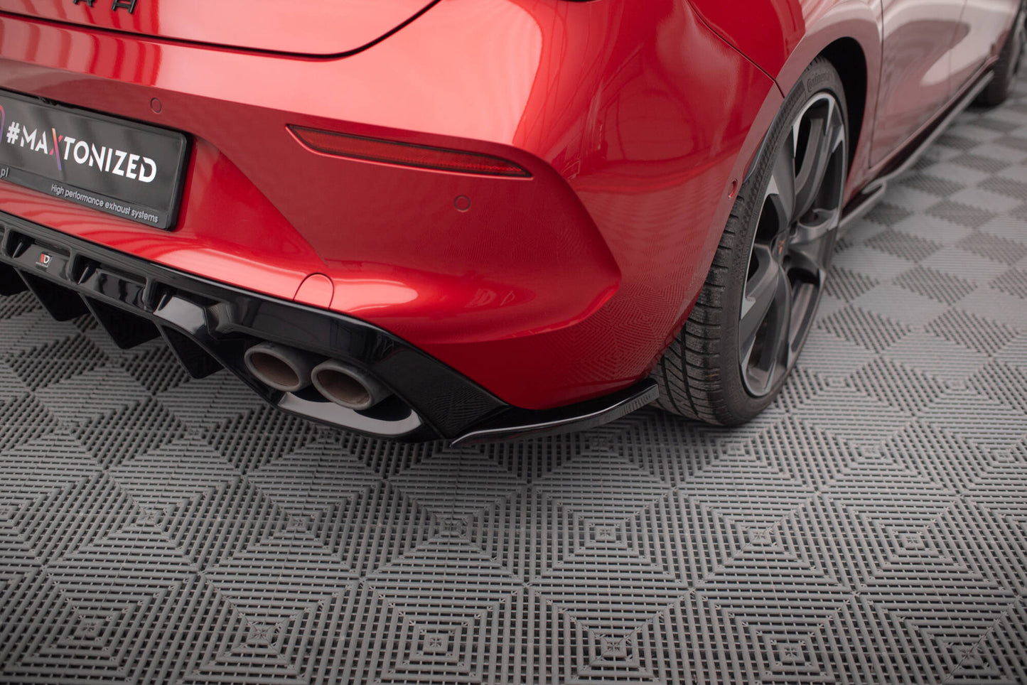 Heck Ansatz Flaps Diffusor V.2 für Cupra Leon Hatchback Mk1 schwarz Hochglanz