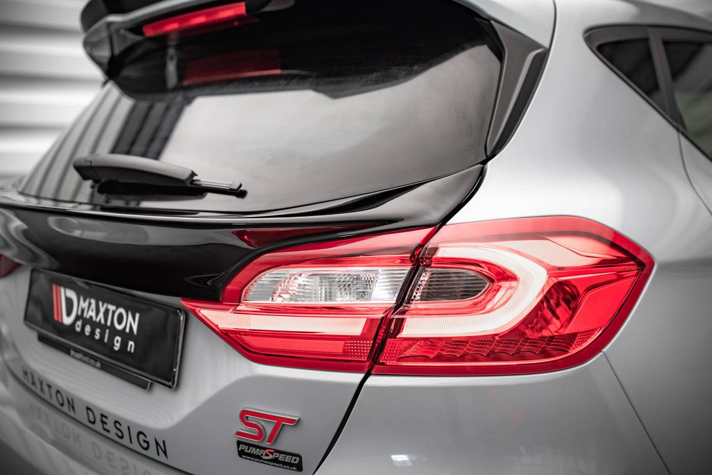 Heckscheiben Spoiler für Ford Fiesta Standard/ ST-Line/ ST schwarz Hochglanz