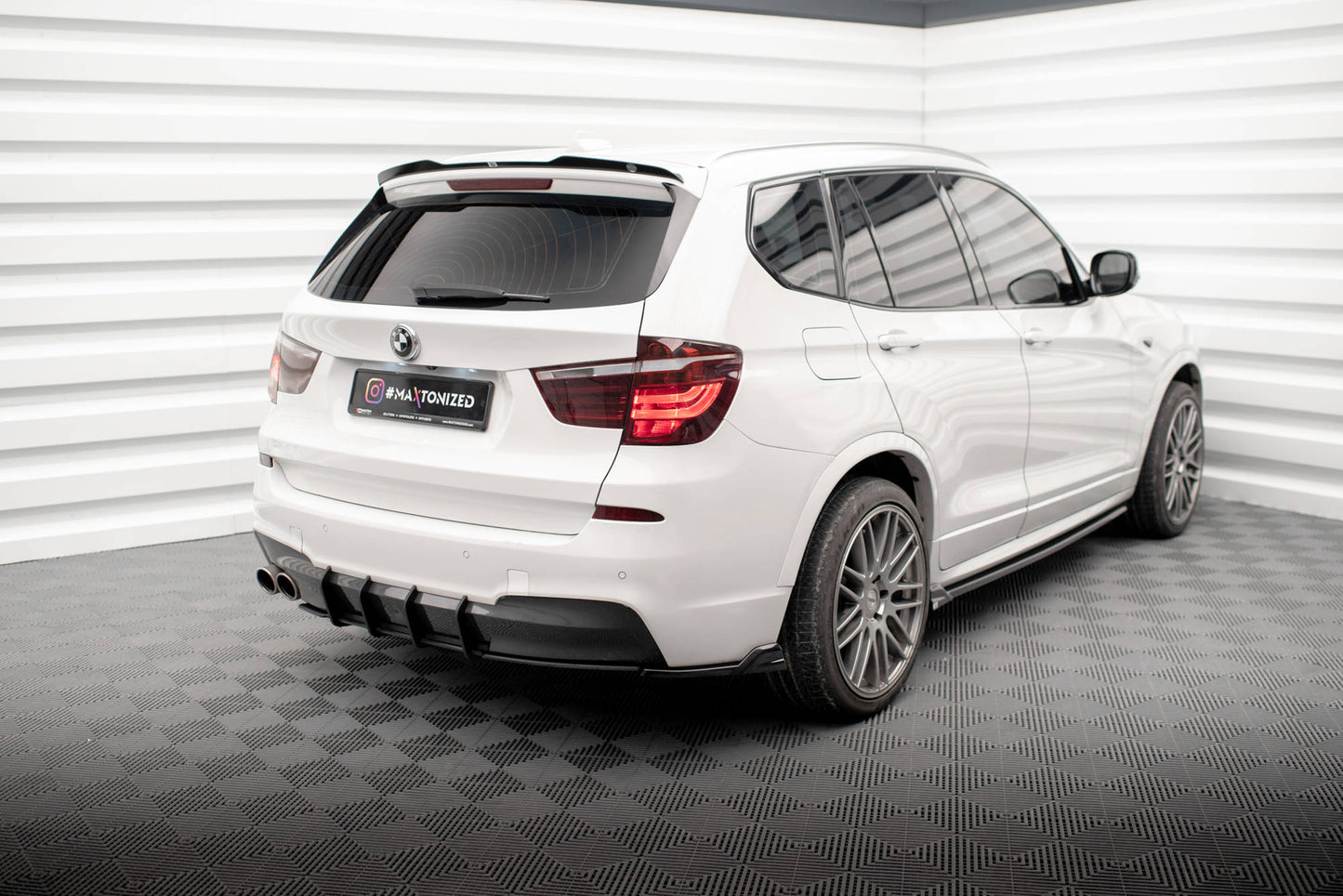 Heck Ansatz Flaps Diffusor für BMW X3 M-Paket F25 schwarz Hochglanz
