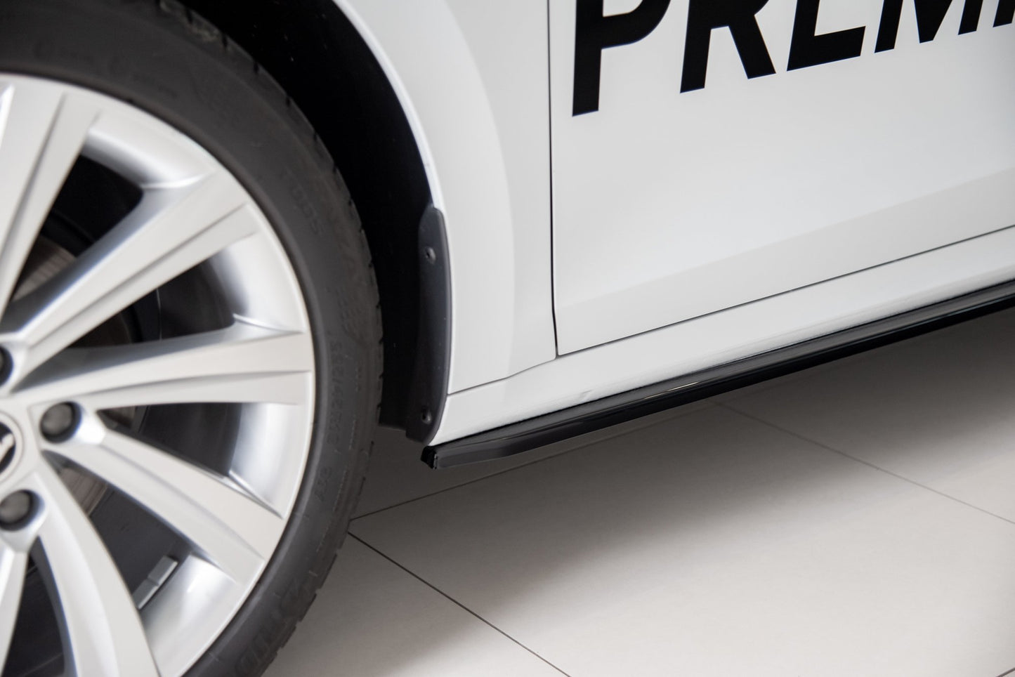 Seitenschweller Ansatz V.2 für Skoda Octavia Mk4 schwarz Hochglanz