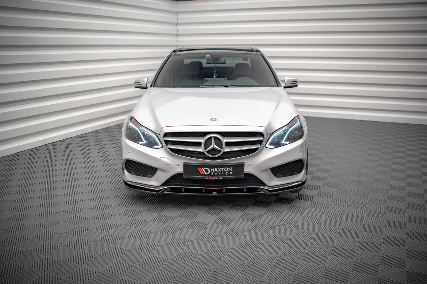 Front Ansatz V.2 für Mercedes-Benz E AMG-Line Limousine W212 Facelift schwarz Hochglanz