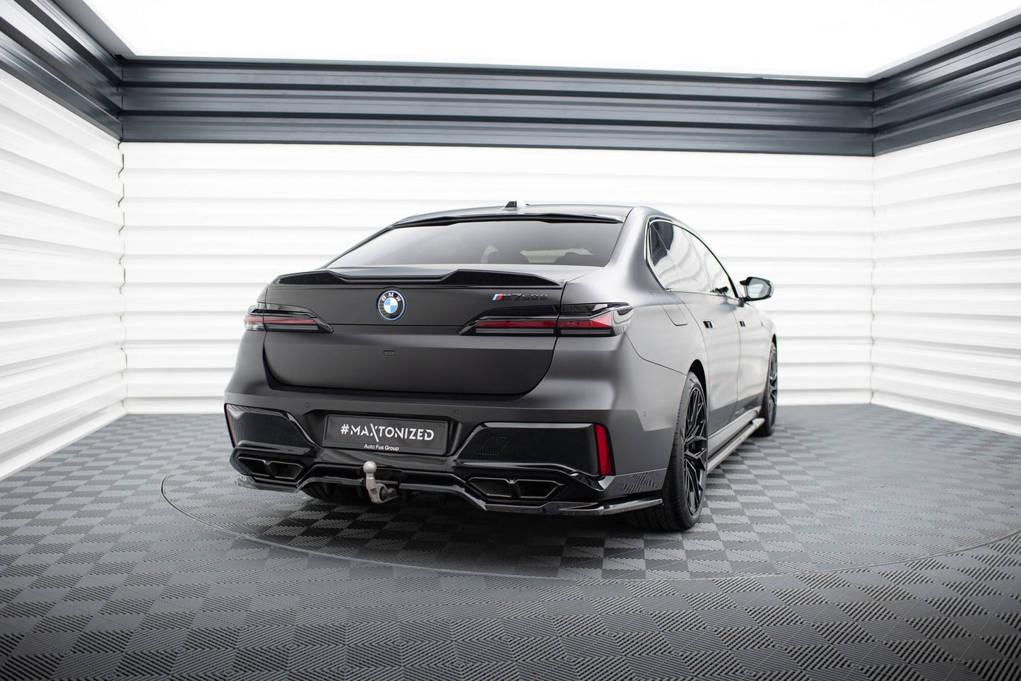 Mittlerer Cup Diffusor DTM Look Heck Ansatz für BMW M760e G70 schwarz Hochglanz