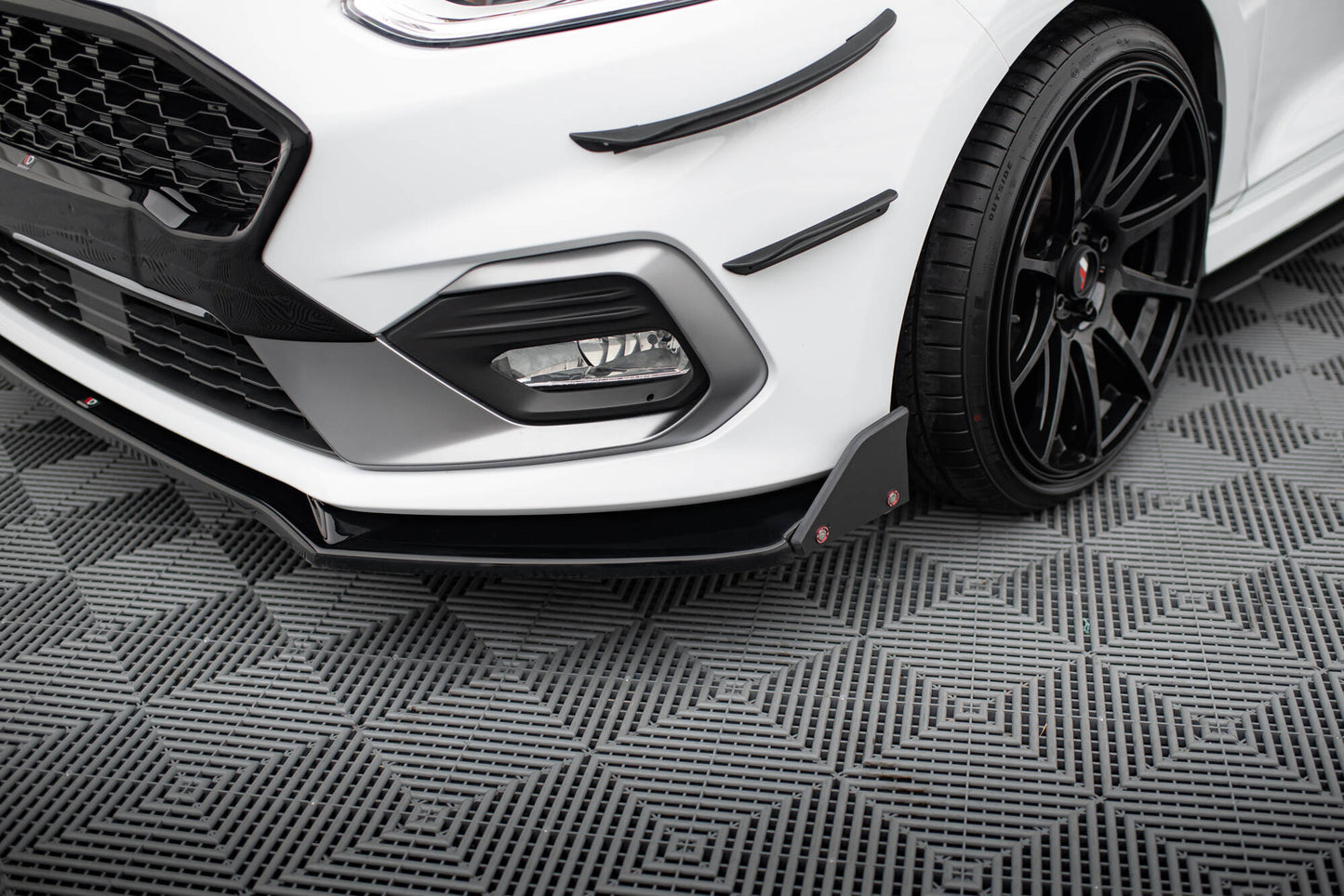 Front Ansatz V.4 + Flaps für Ford Fiesta ST / ST-Line