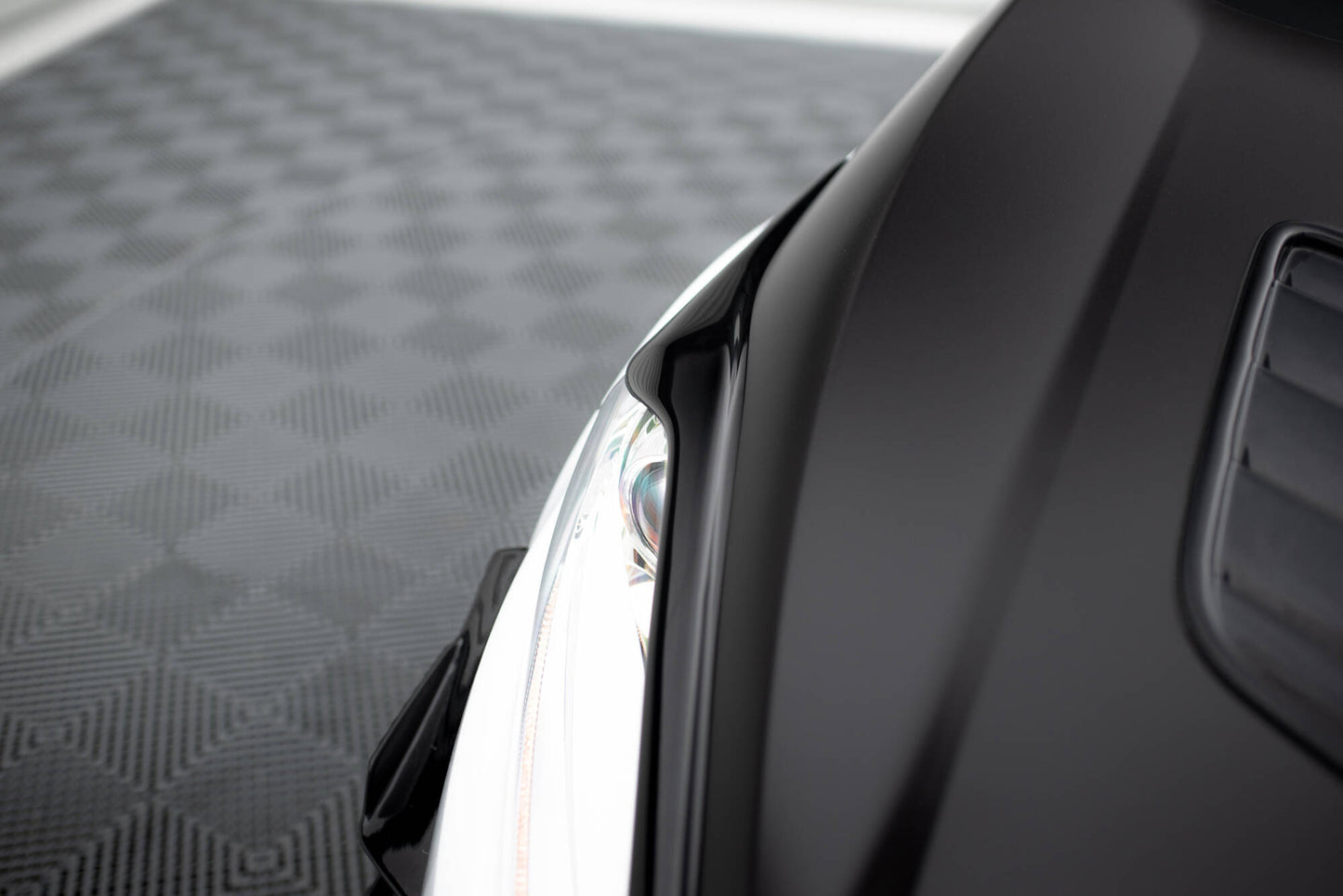 Scheinwerfer Blenden Böser Blick V.2 für Ford Fiesta ST / ST-Line / Standard Mk7 FL schwarz Hochglanz