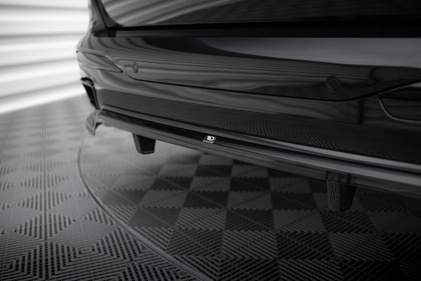 Mittlerer Cup Diffusor DTM Look Heck Ansatz für BMW X7 M-Paket G07 Facelift schwarz Hochglanz