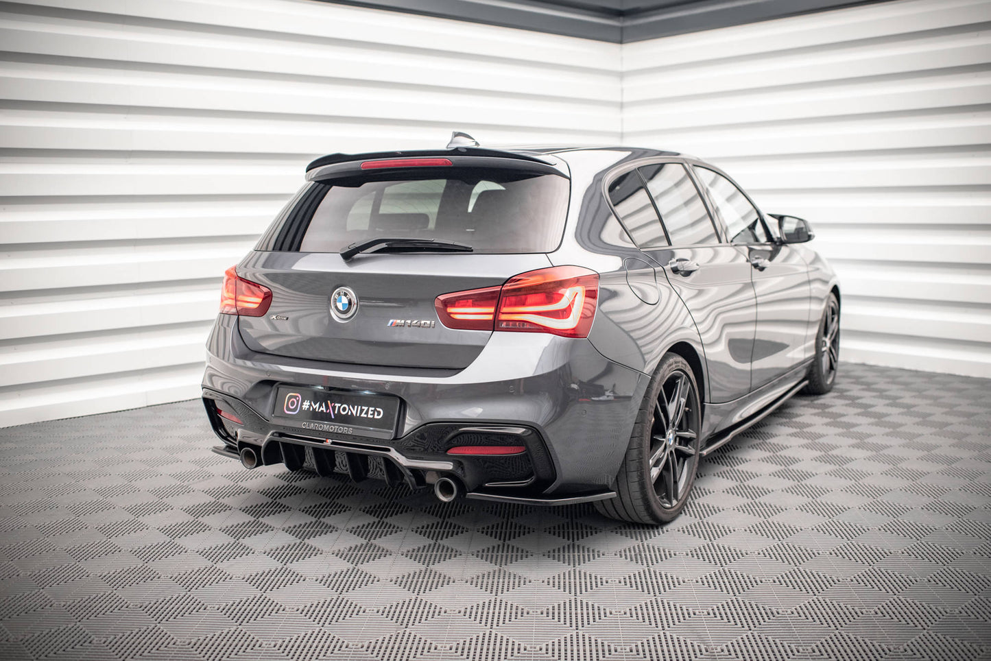 Spoiler CAP V.2 für BMW 1er M-Paket / M140i / Standard F20 schwarz Hochglanz