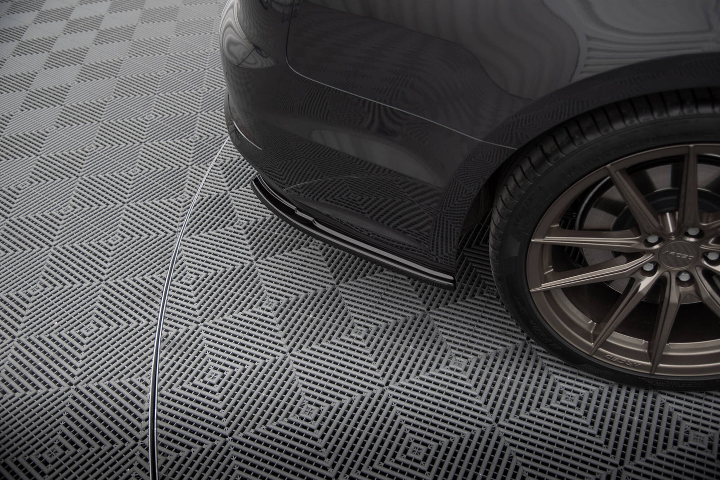 Heck Ansatz Flaps Diffusor für Audi A5 S-Line F5 Sportback schwarz Hochglanz