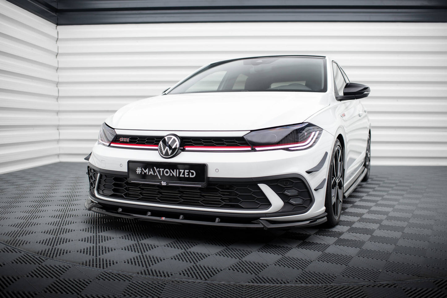 Front Ansatz V.2 für VW Polo GTI Mk6 Facelift schwarz Hochglanz