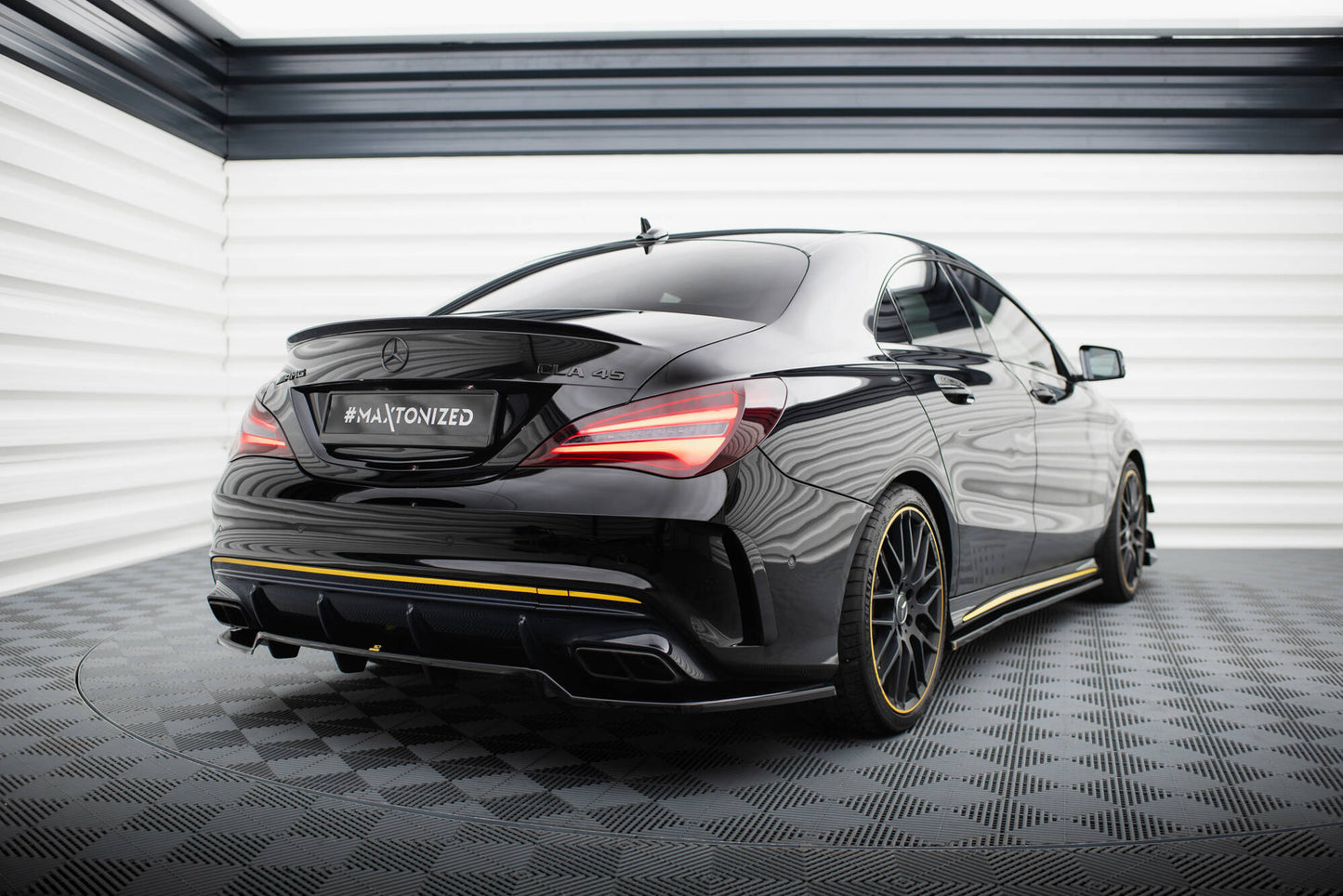 Mittlerer Cup Diffusor DTM Look Heck Ansatz für Mercedes-AMG CLA 45 C117 Facelift schwarz Hochglanz
