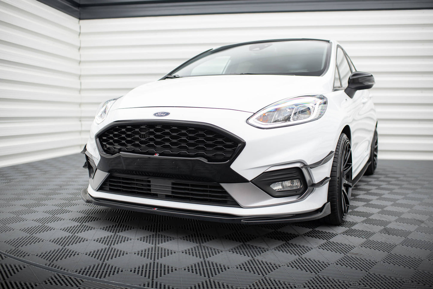 Front Ansatz V.4 für Ford Fiesta Mk8 ST / ST-Line schwarz Hochglanz