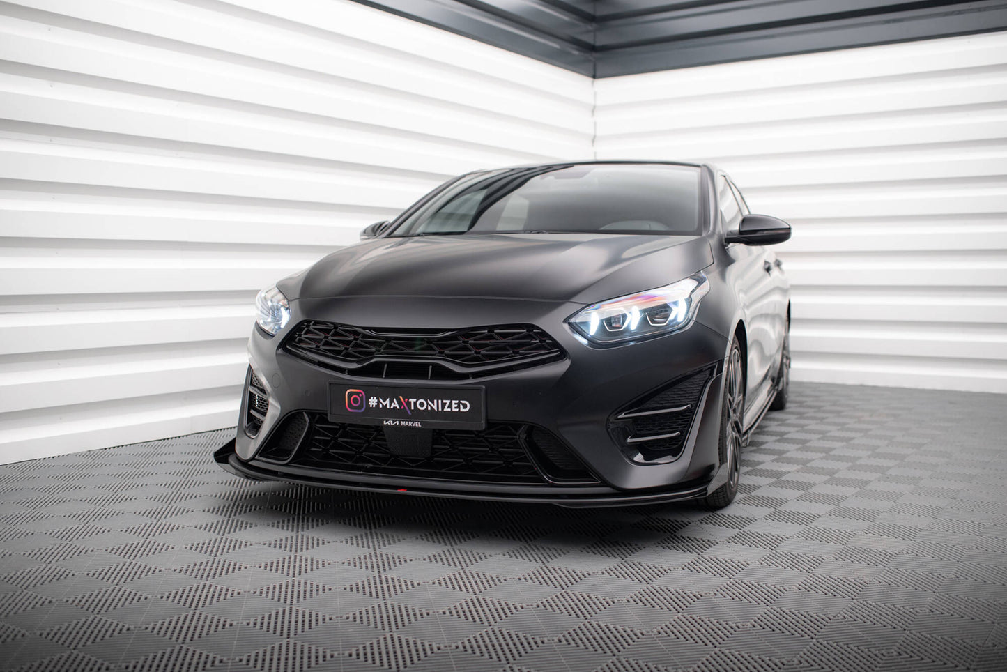 Street Pro Front Ansatz für +Flaps für + Flaps Kia Proceed GT Mk3 Facelift / Ceed GT / GT - Line Mk1 Facelift schwarz Hochglanz