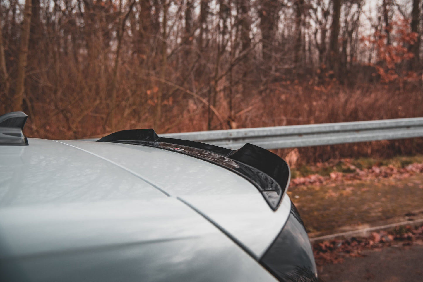 Spoiler CAP V.2 für VW Golf GTI / GTE / GTD / R-Line / R Mk8 schwarz Hochglanz