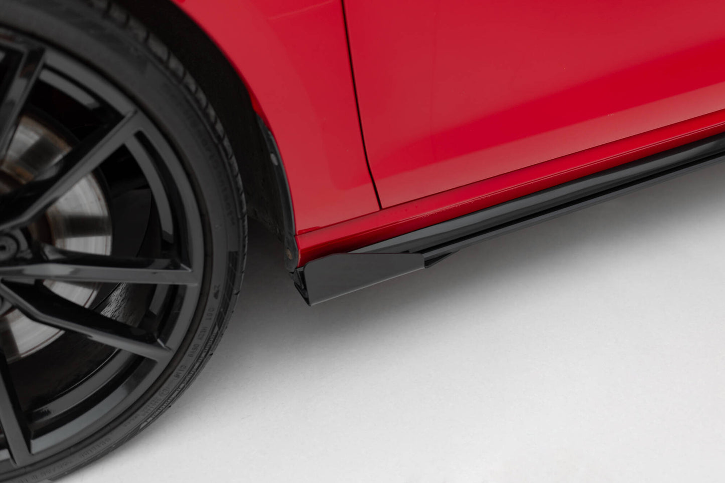 Street Pro Seitenschweller Ansatz + Flaps für VW Golf R / R-Line Mk7 Facelift schwarz Hochglanz